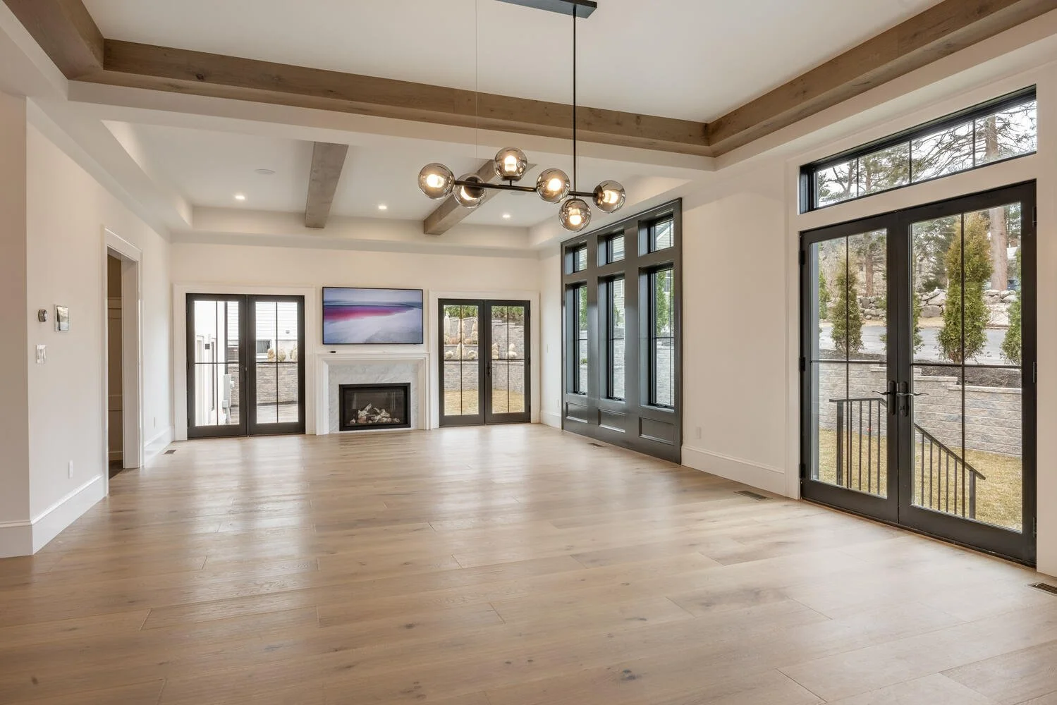 Pne Gdns Wy Milton MA 02186-large-020-015-Family Room1-1500x1000-72dpi.jpeg