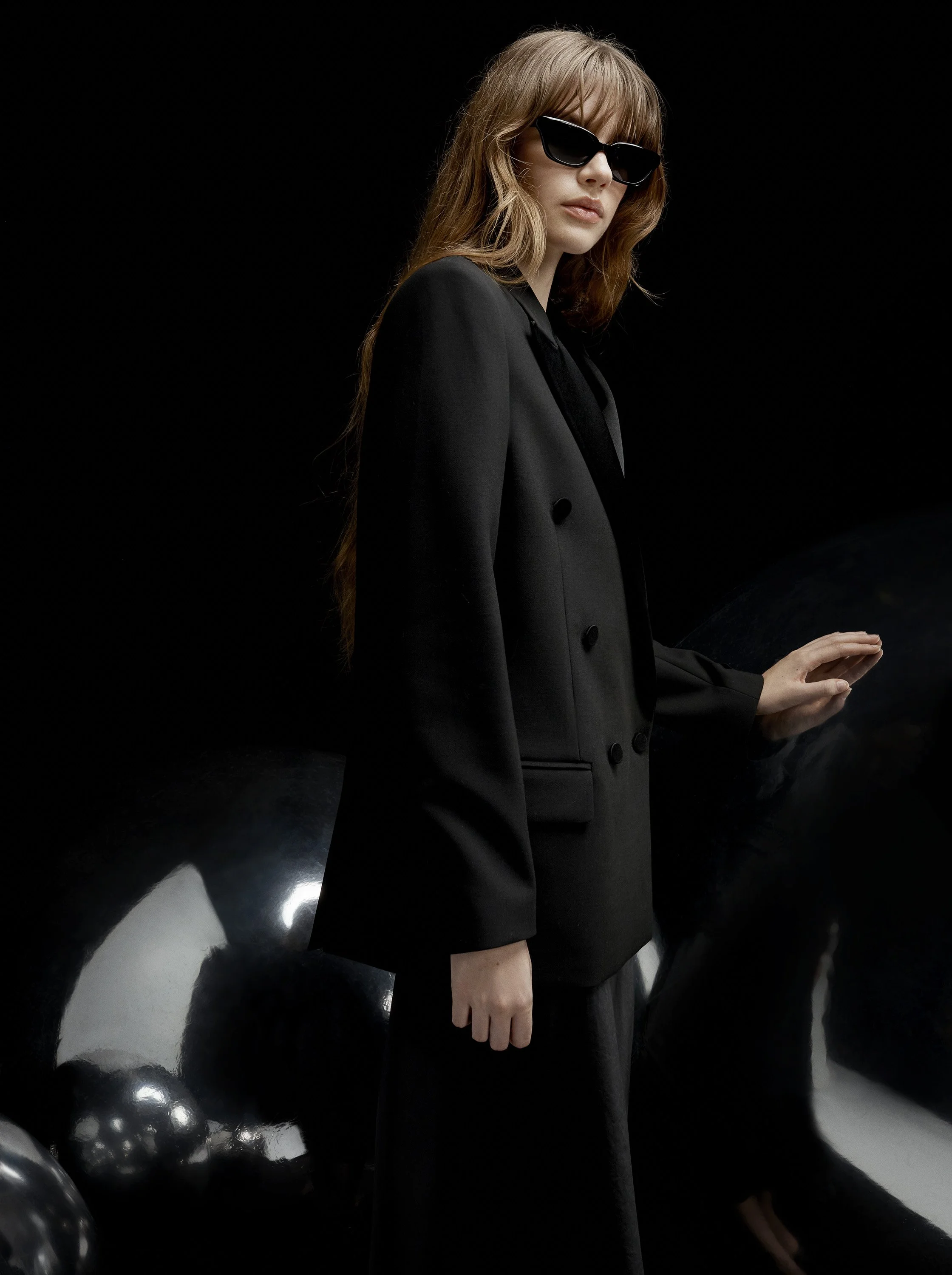 R195_THO_LOOK33_240925-26_ARITZIA_W24-HOLIDAY_LMT_043_FNL.jpg