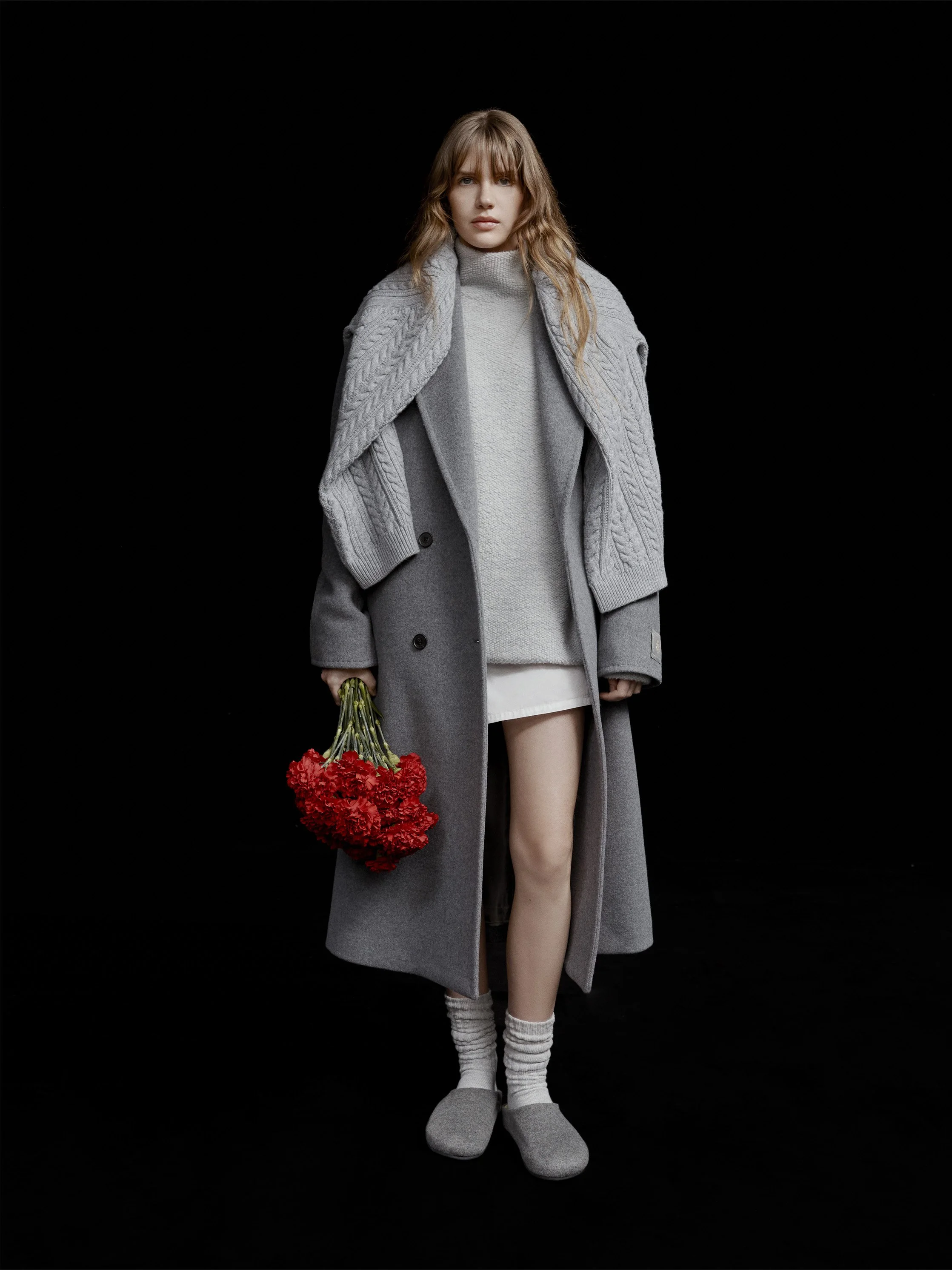 R195_THO_LOOK25_240925-26_ARITZIA_W24-HOLIDAY_LMT_002_FNL.jpg