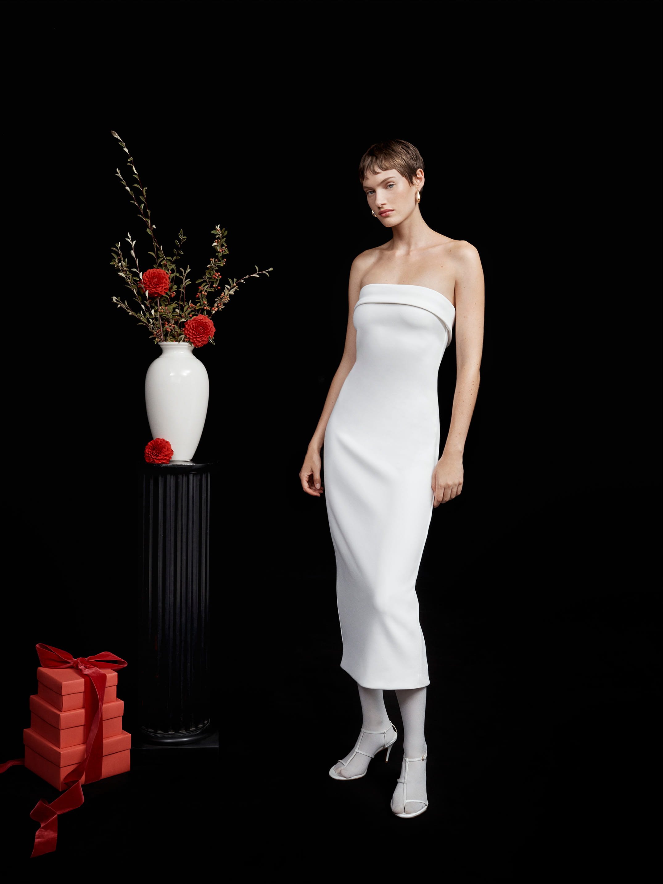 R195_THO_LOOK16_240925-26_ARITZIA_W24-HOLIDAY_LMT_034_FNL (1).jpg