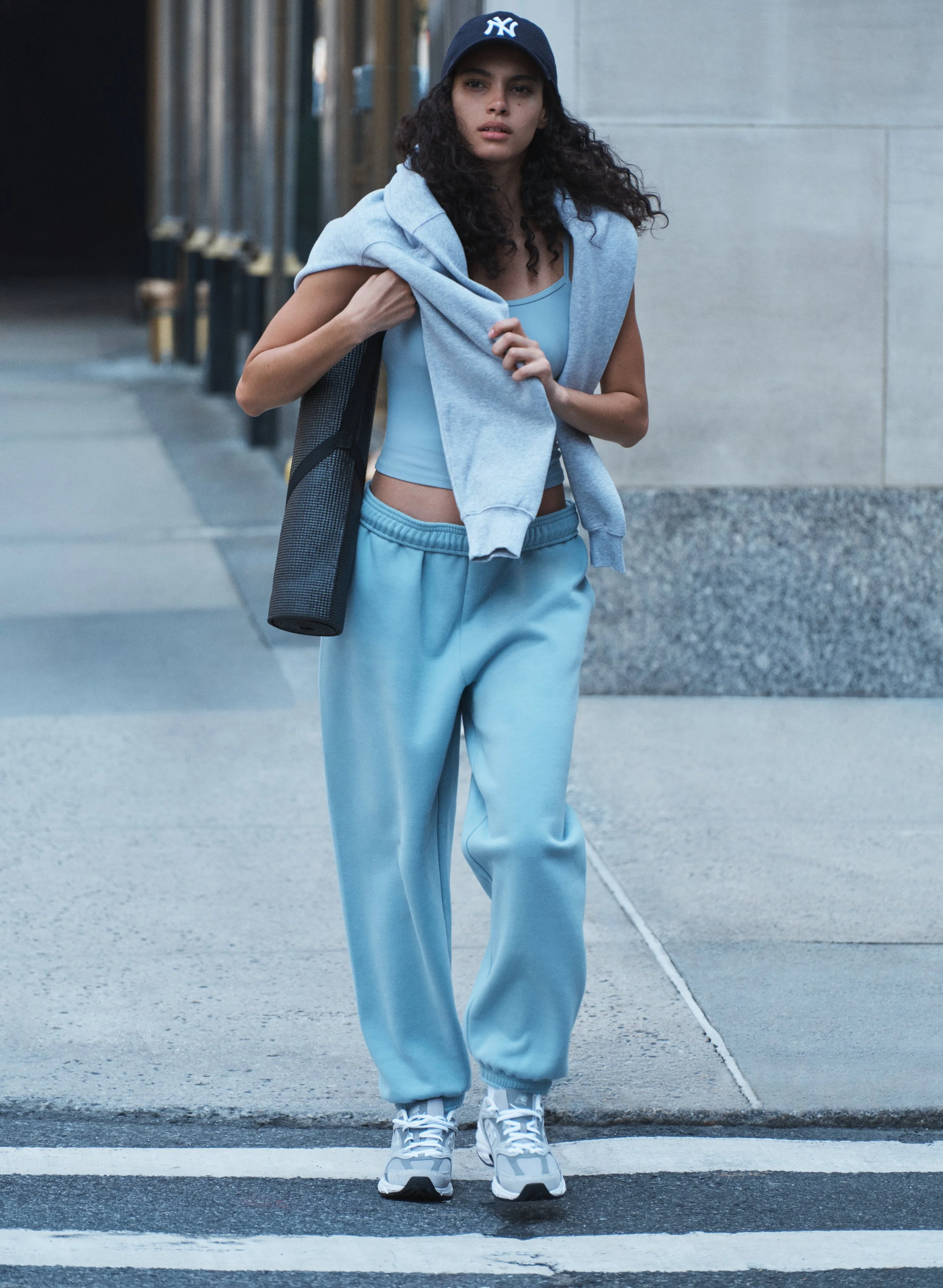 06_Aritzia-WI24-Golden_172_FIN (1).jpg