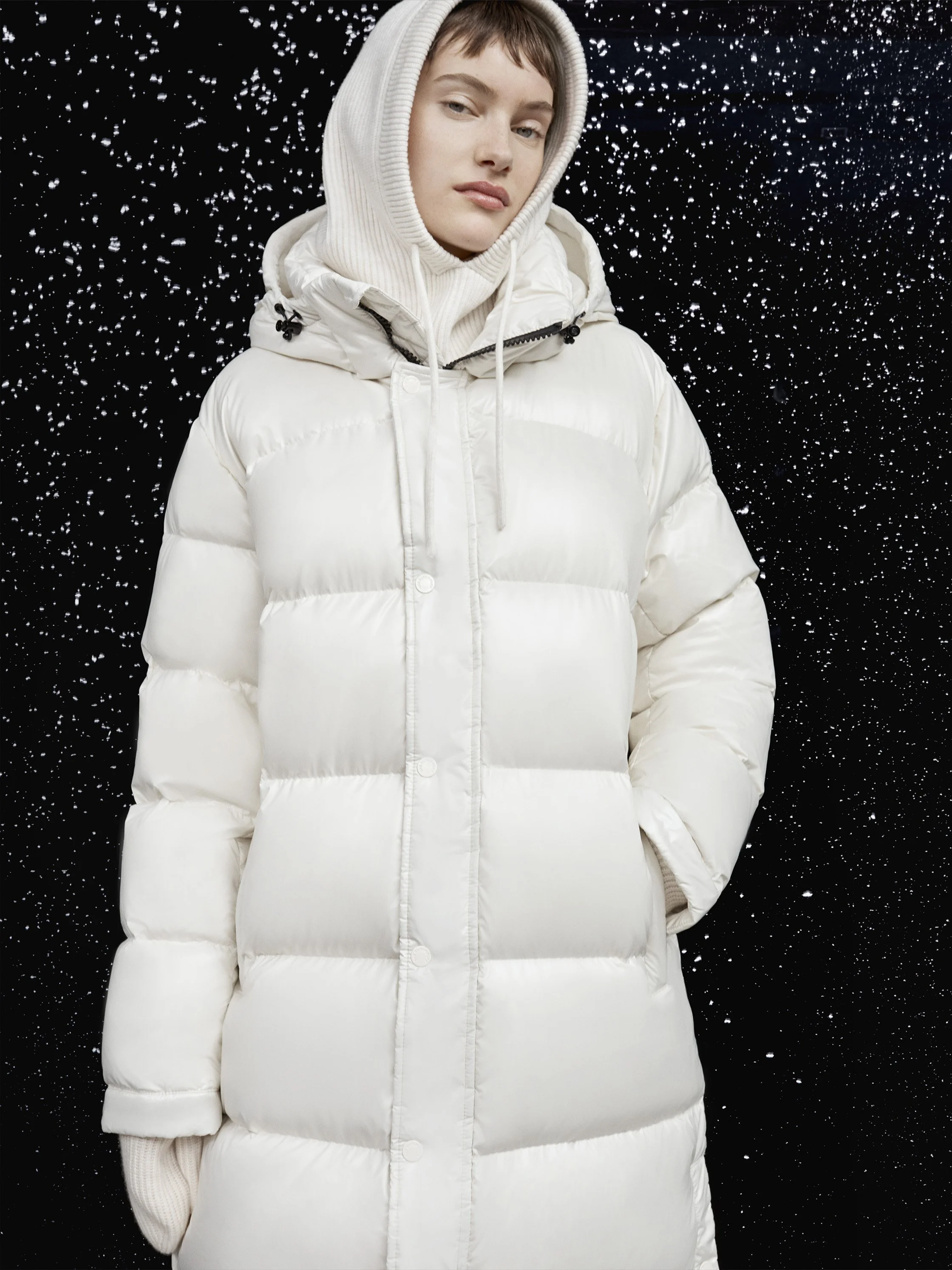 R195_THO_LOOK7_240925-26_ARITZIA_W24-HOLIDAY_LMT_040_FNL.jpg