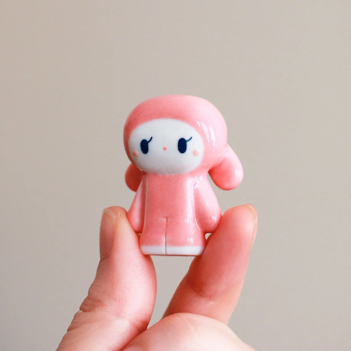 Messenger_Holding-08.jpg