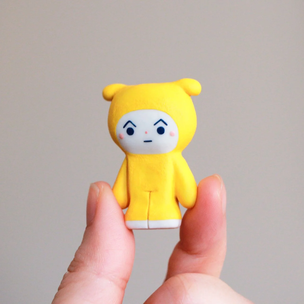 Messenger_Holding-11.jpg