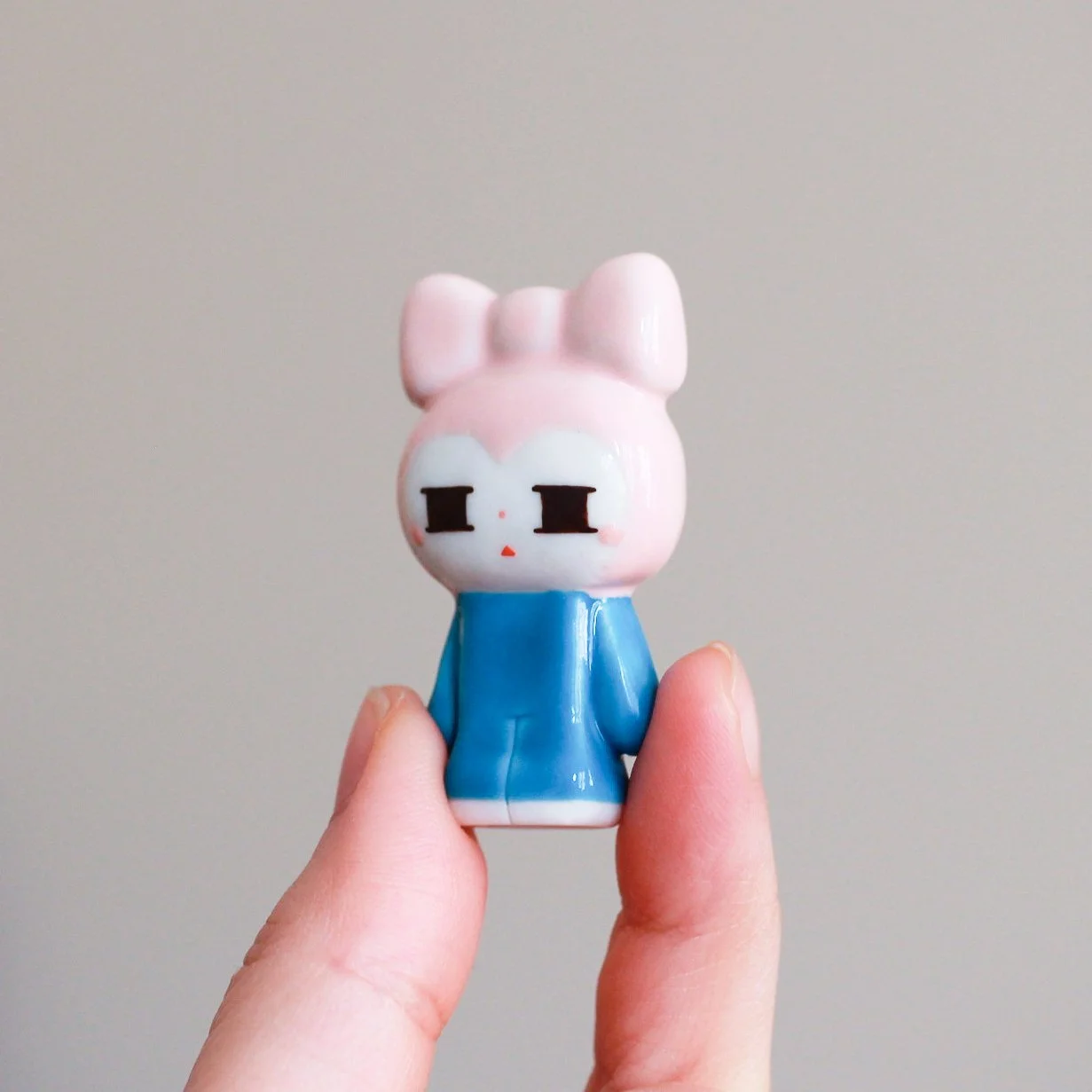 Messenger_Holding-12.jpg