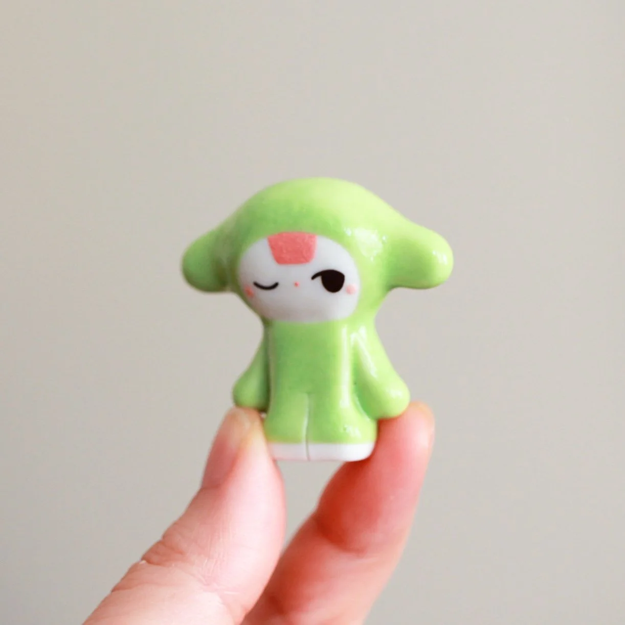 Messenger_Holding-05.jpg