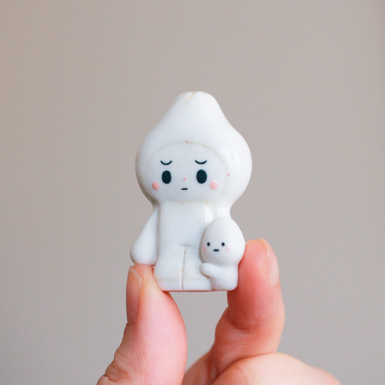 Messenger_Holding-09.jpg