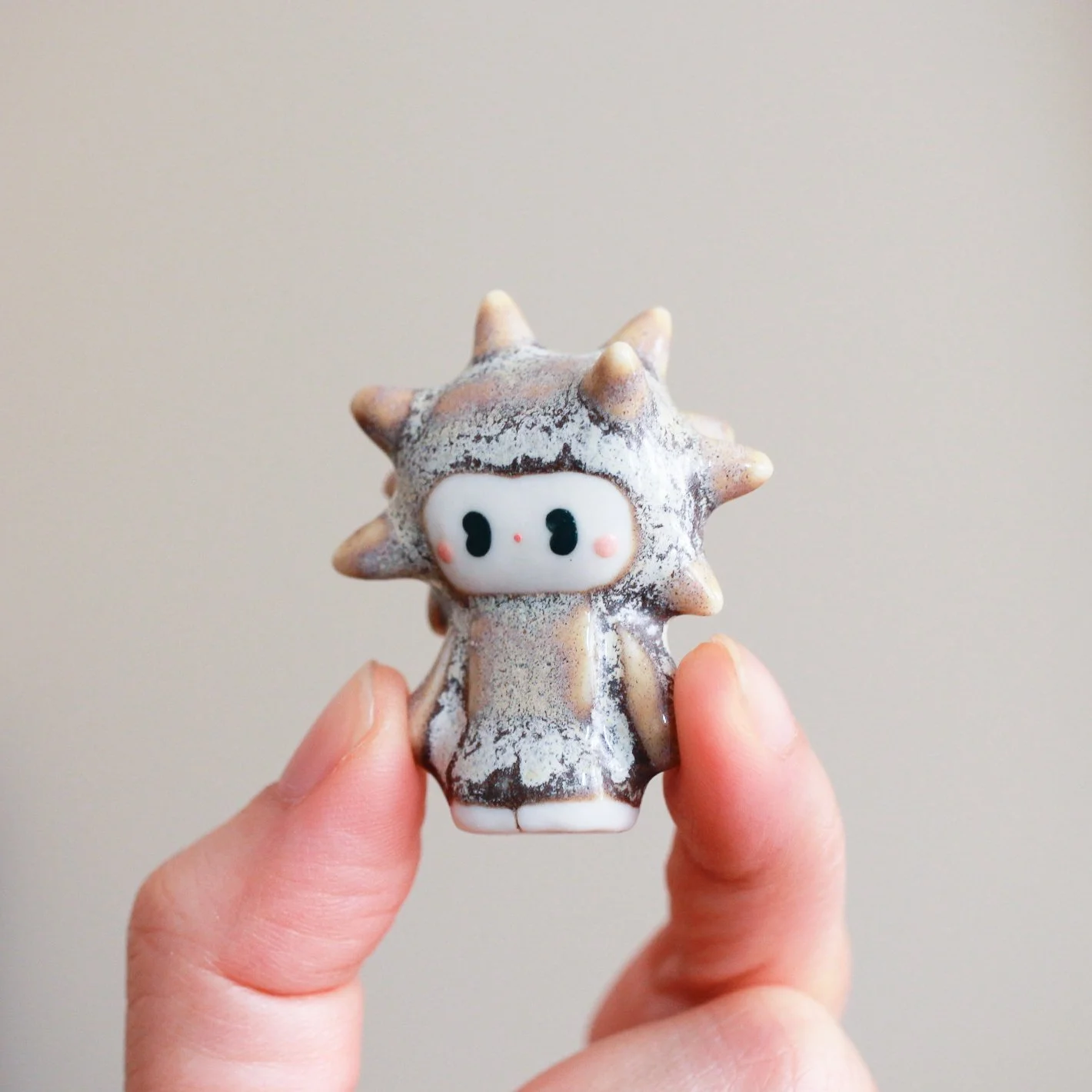 Messenger_Holding-03.jpg