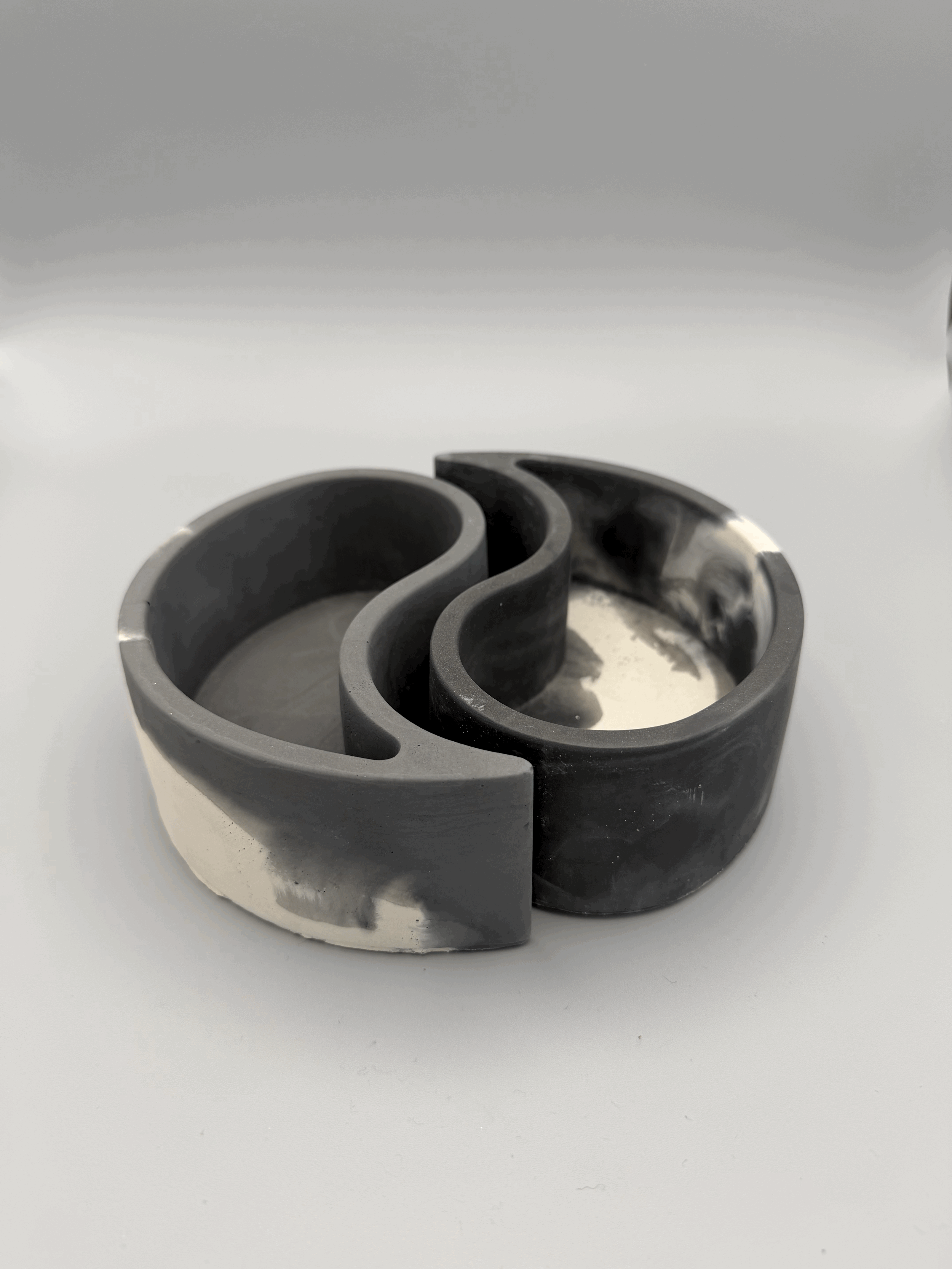 Ying Yang succulent planter