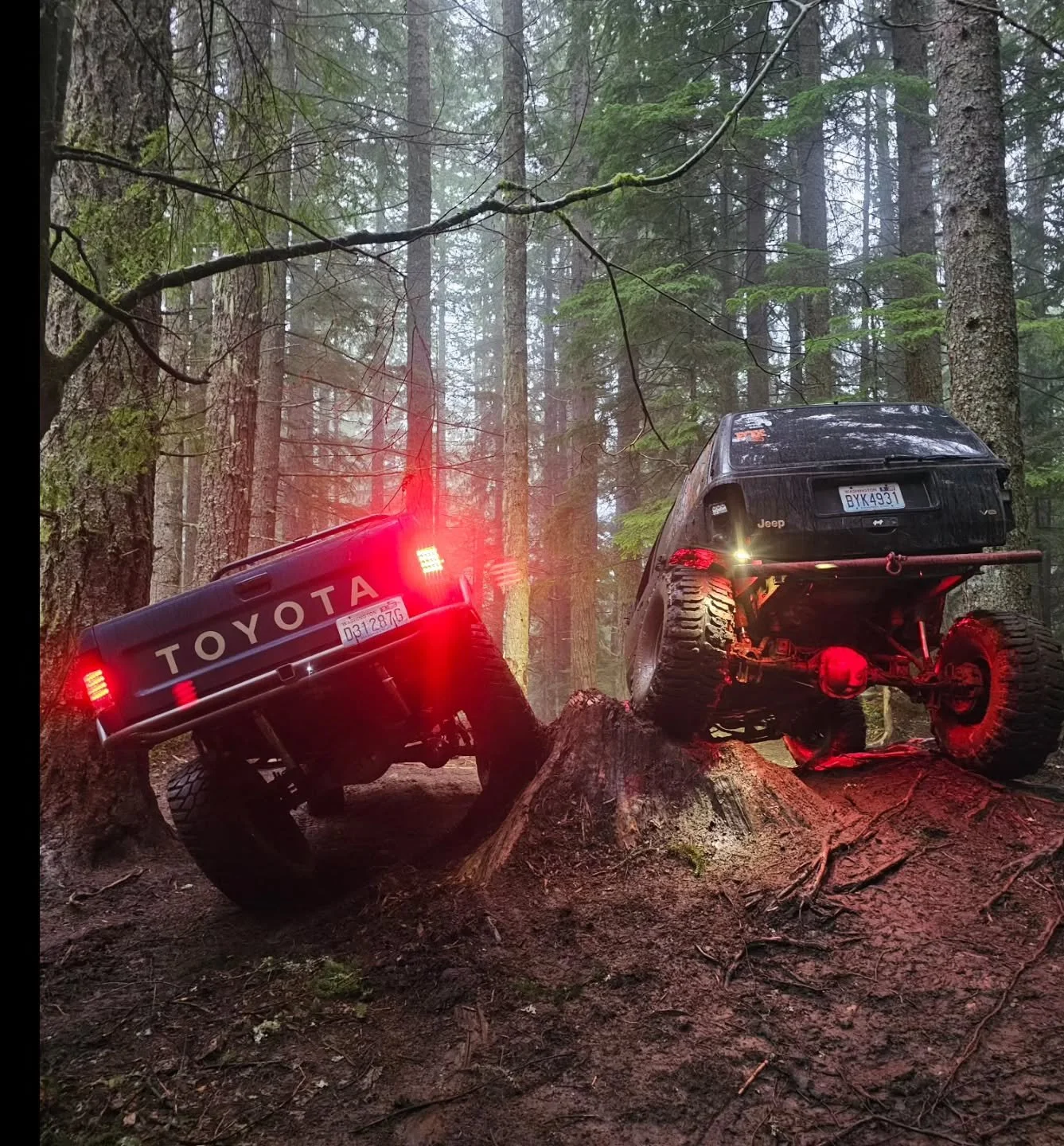 Birthday wheeling trip was awesome. Bent the front trackbar but still drove onto the trailer at the end of the night. Was great meeting @_im_jayy and @teq_nw 
Thanks @awood9503 for coming with me!