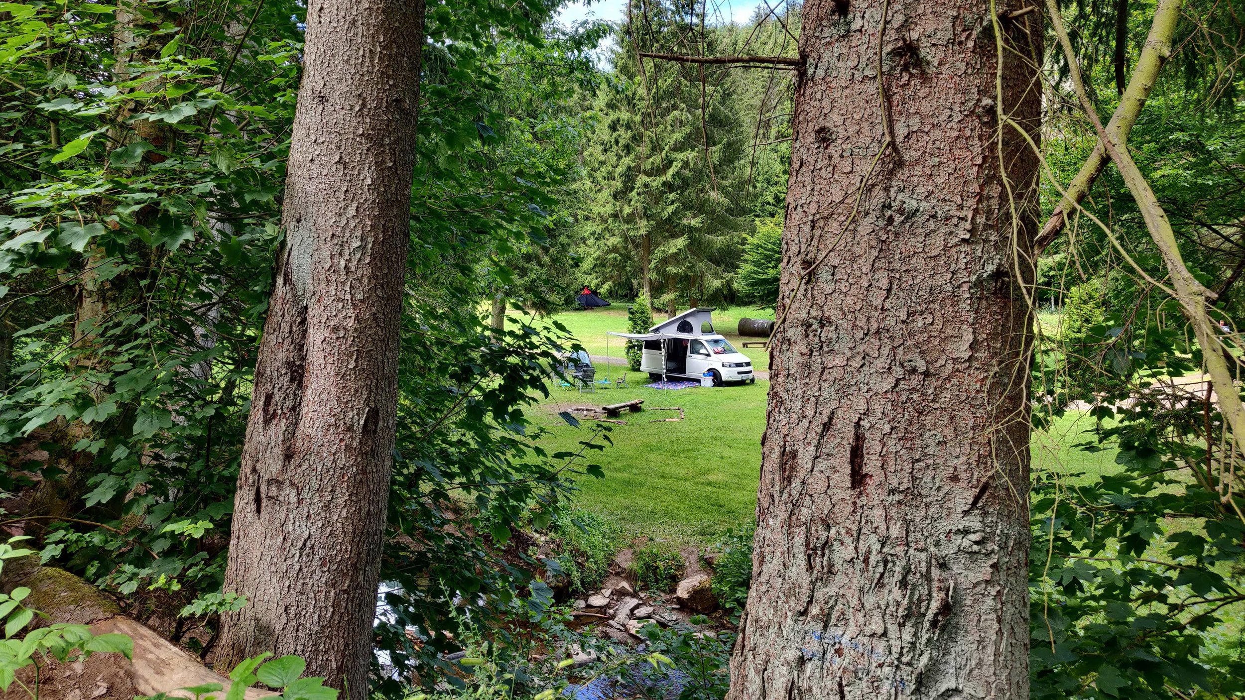 Camping Idylle auf der Family Wiese