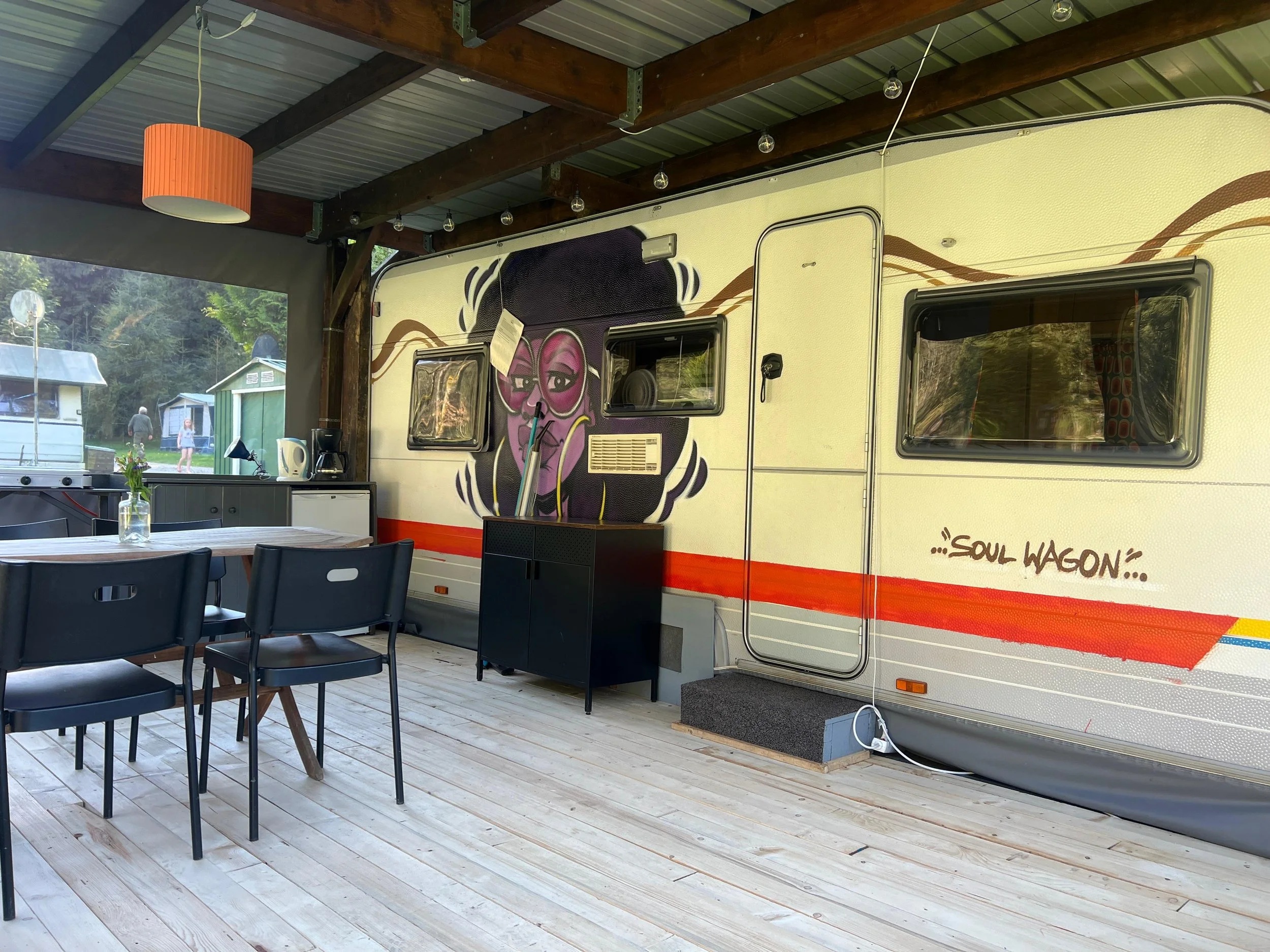 Mietwohnwagen-Theo-Vorzelt-1