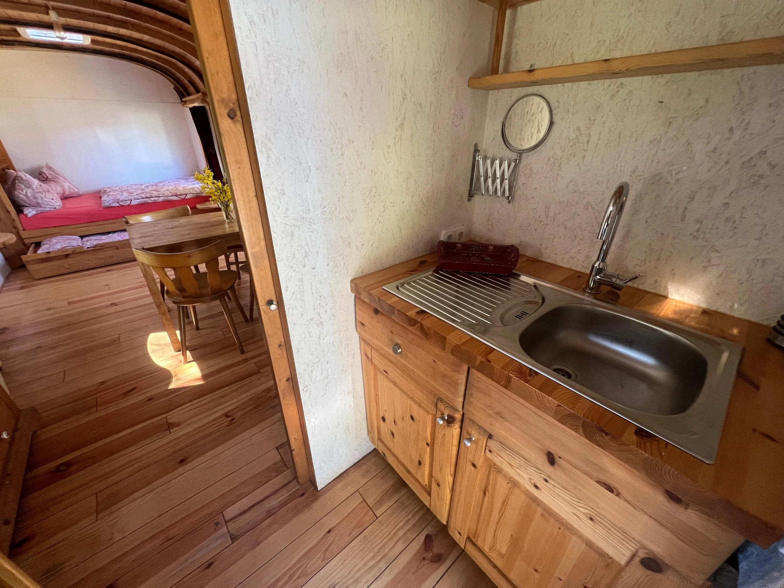 Zirkuswagen-Küche-2