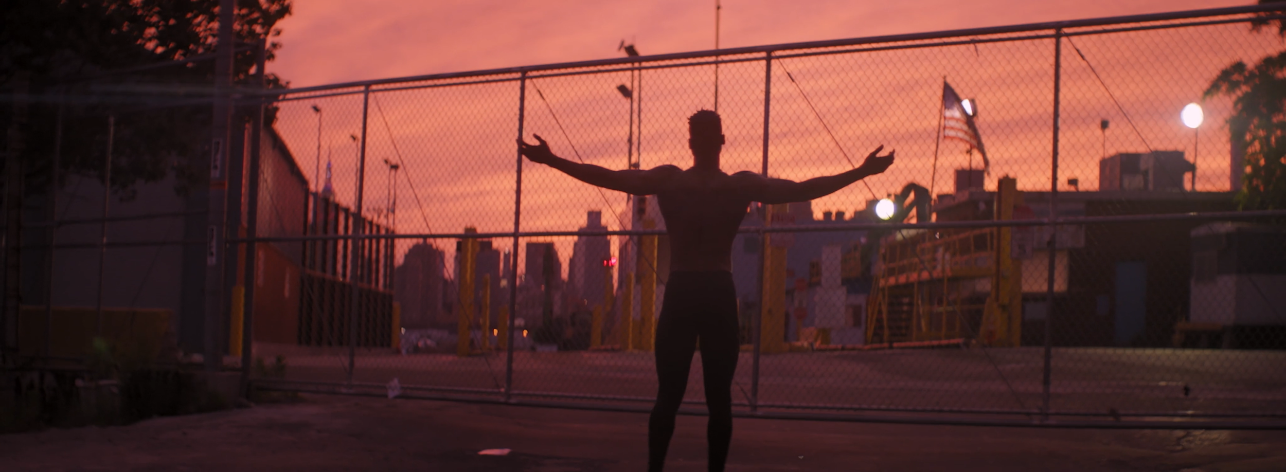 2xu_-_1000_miles_v4 (2160p).32_06.Still006.png