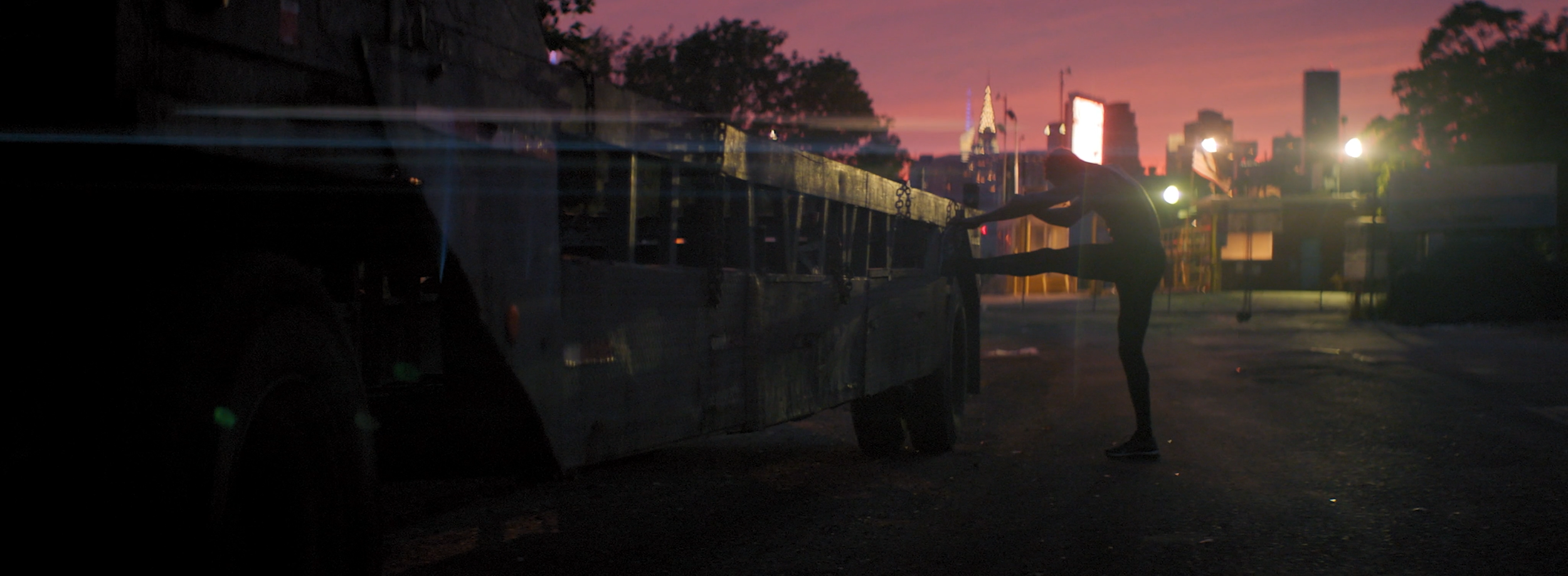 2xu_-_1000_miles_v4 (2160p).4_29.Still002.png