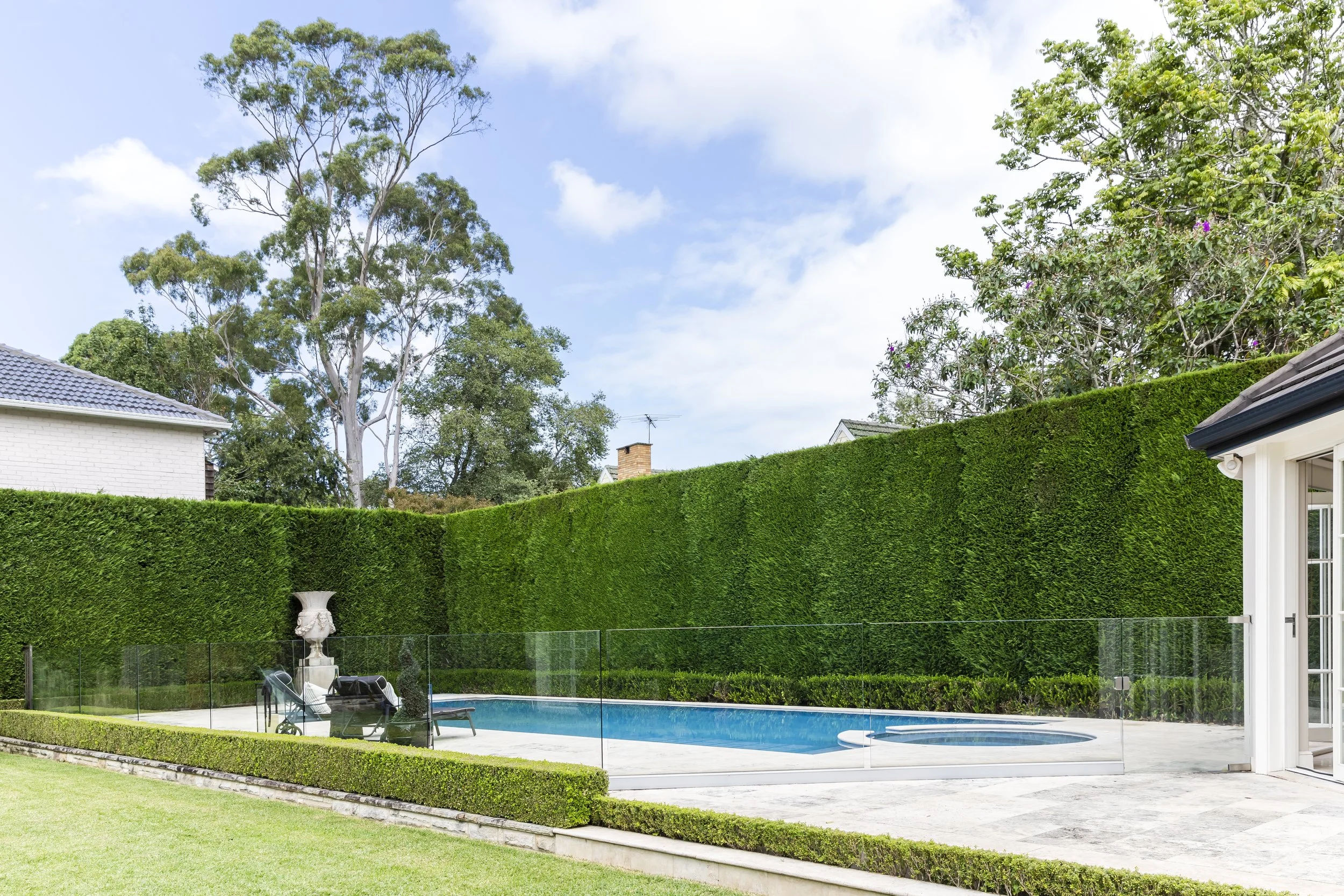 RESIDENCE I