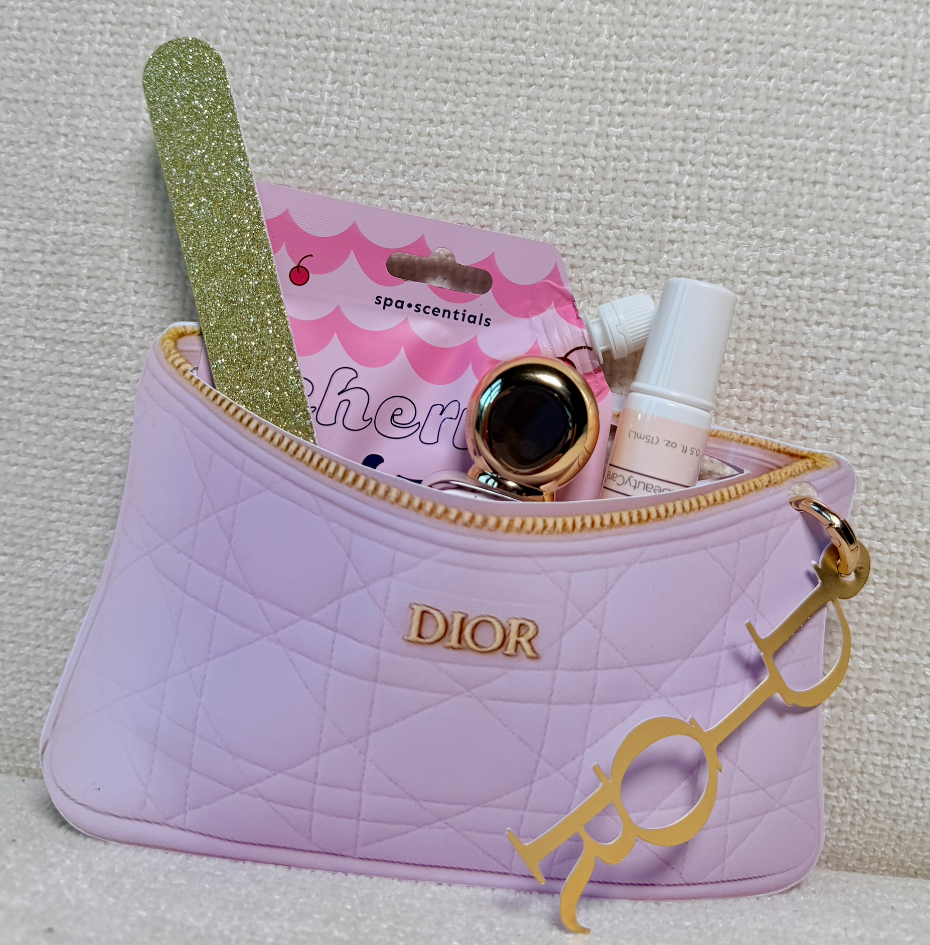 dior pink .png