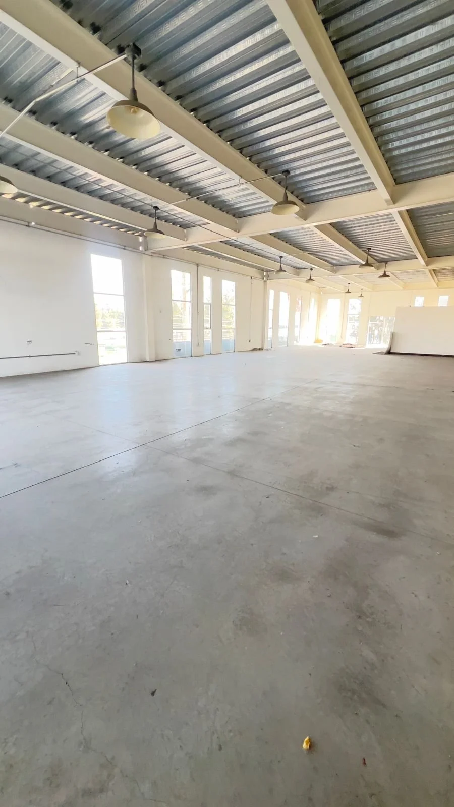 Bodega y oficinas cerca Galerías Toluca