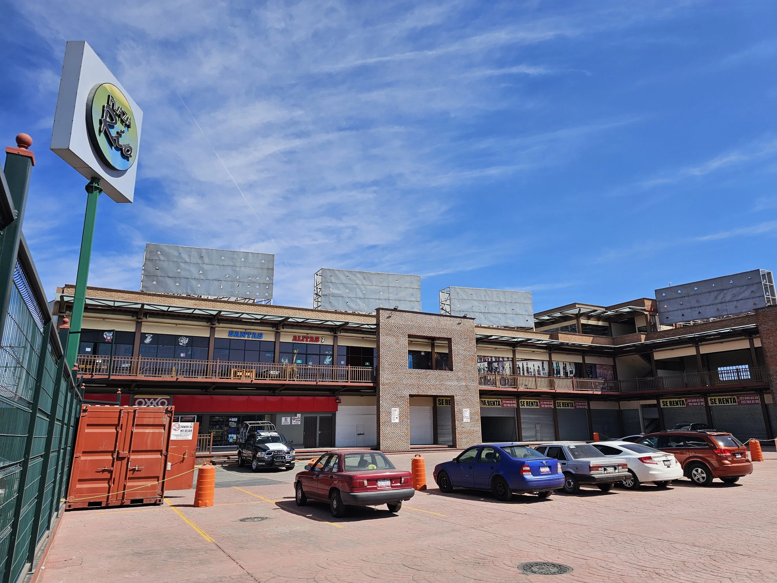 Local comercial sobre carretera Toluca-Naucalpan