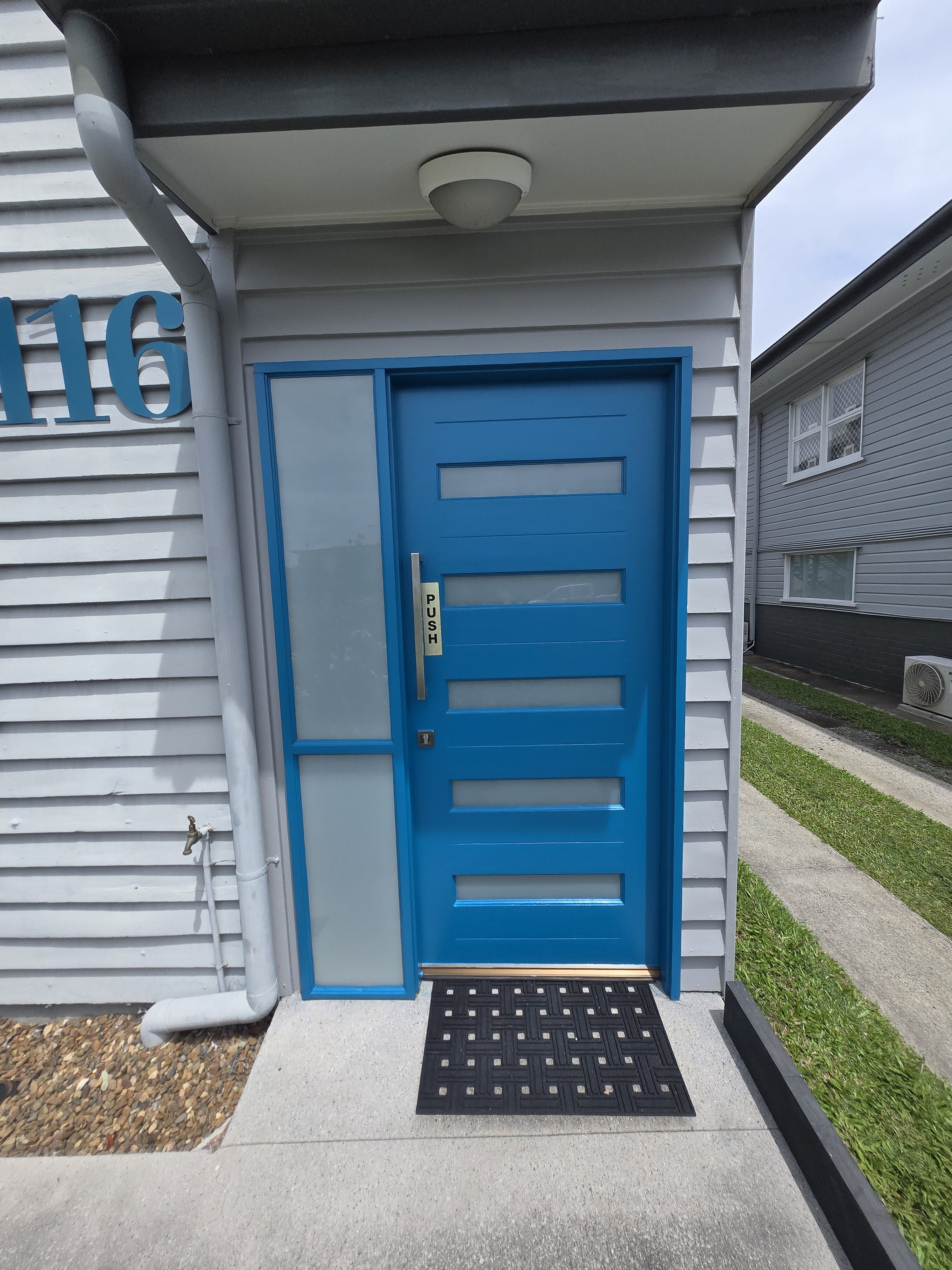 she paints door repaint gold coast