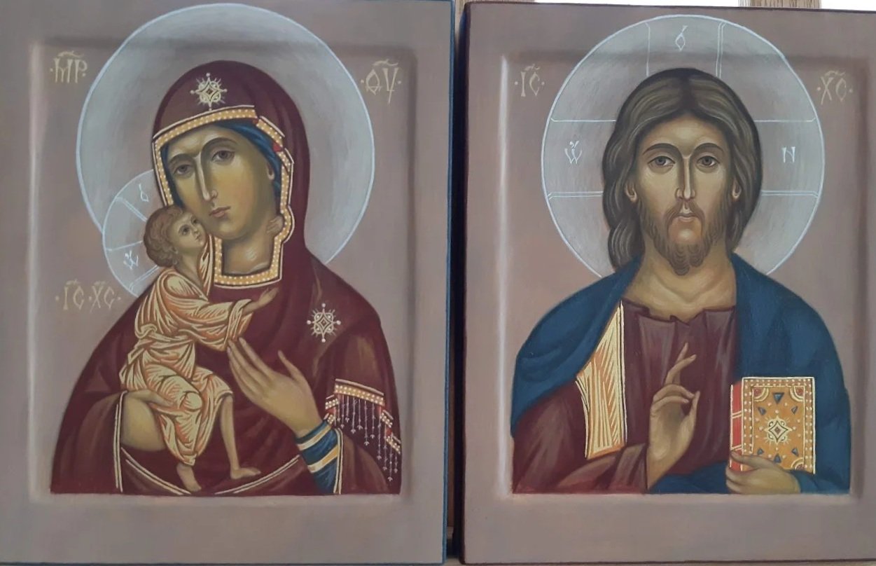 2019 - Diptych: Feodorovskaya Icon of the Mother of God and Pantoctator
25 x 20 cm
Materials: Wooden panels, mineral pigments, egg tempera, and genuine gold leaves.