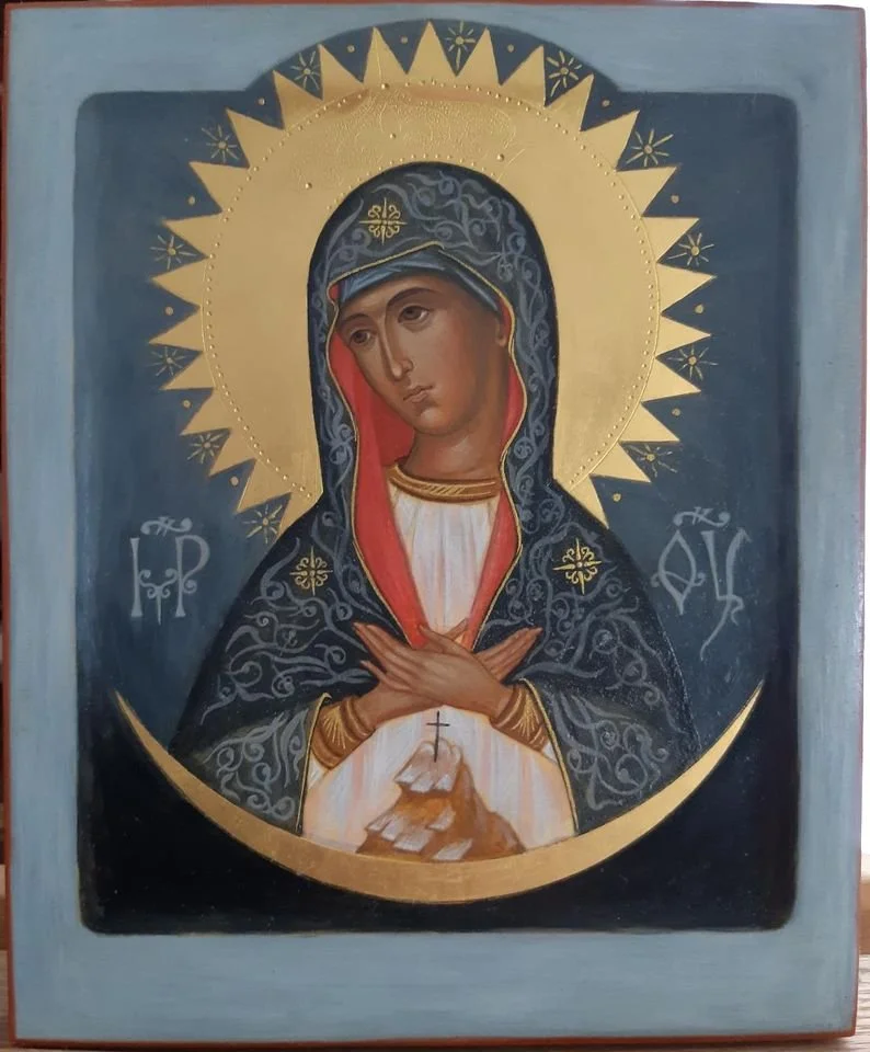 2020 - The Blessed Virgin Mary, Mother of Mercy in the Gates of Dawn.
25 x 20 cm
Materials: Wooden panel, mineral pigments, egg tempera, and genuine gold leaves.