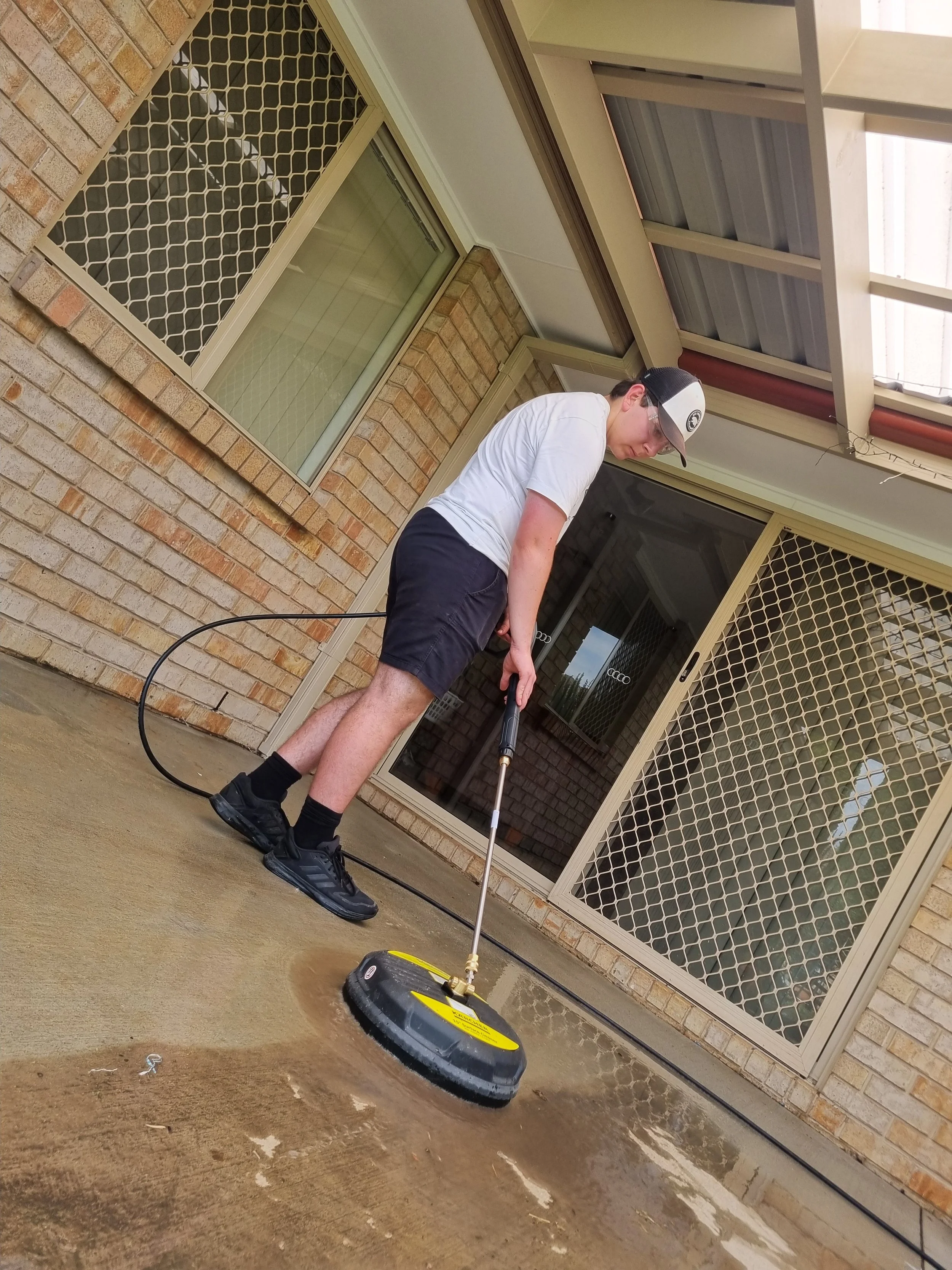 Pressure cleaning canberra