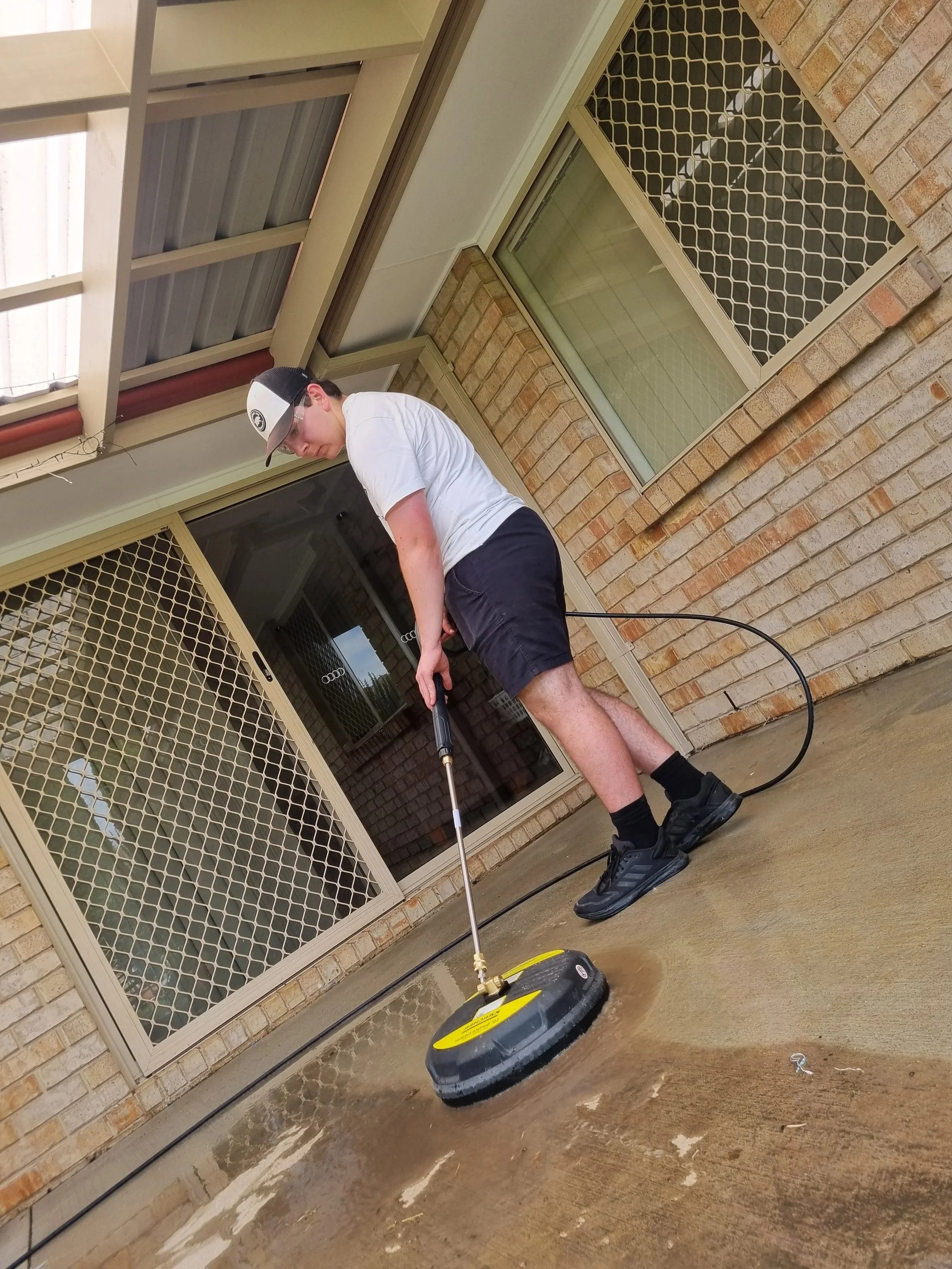Concrete pressure washing in canberra region
