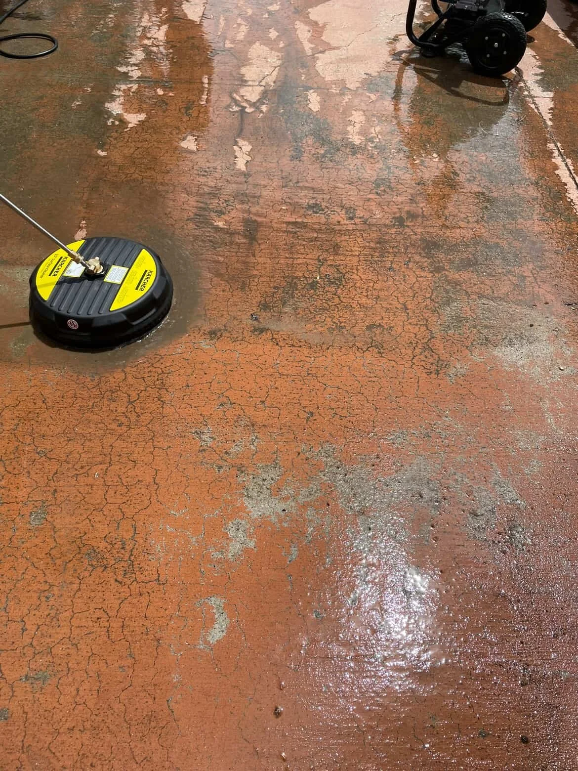 Driveway pressure washing in canberra removing grime and dirt