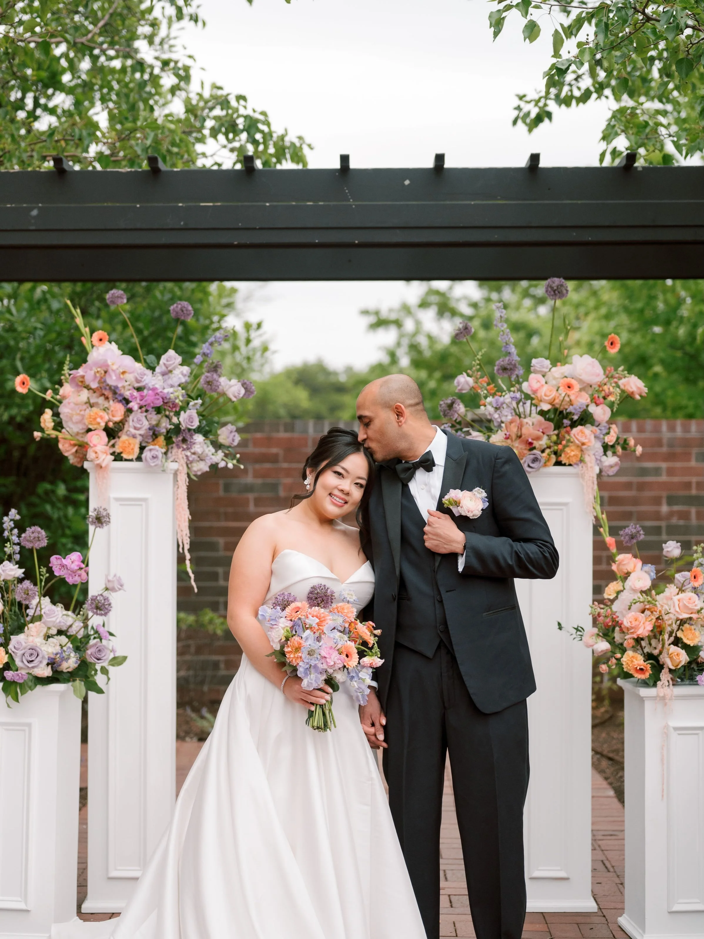 Jessica &amp; Abhi&rsquo;s wedding weekend 💛

Day 1- It was an honor to celebrate a full weekend of love, culture and family with Jessica and Abhi! They started off with a western ceremony at The Crawford and ended the night with a mehndi ceremony. 