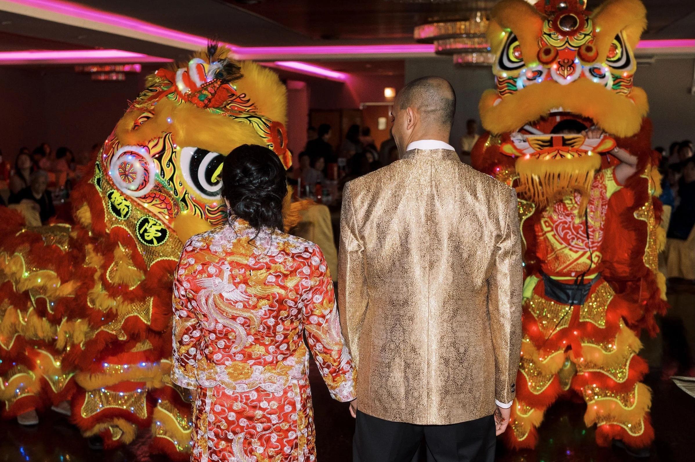 Jessica &amp; Abhi&rsquo;s wedding weekend &hearts;️ 

Day 2-Just wow!! When two heritage become one celebration, Jessica and Abhi&rsquo;s second day was blended together beautifully. Their wedding brought together a Chinese tea ceremony, a Haldi ble