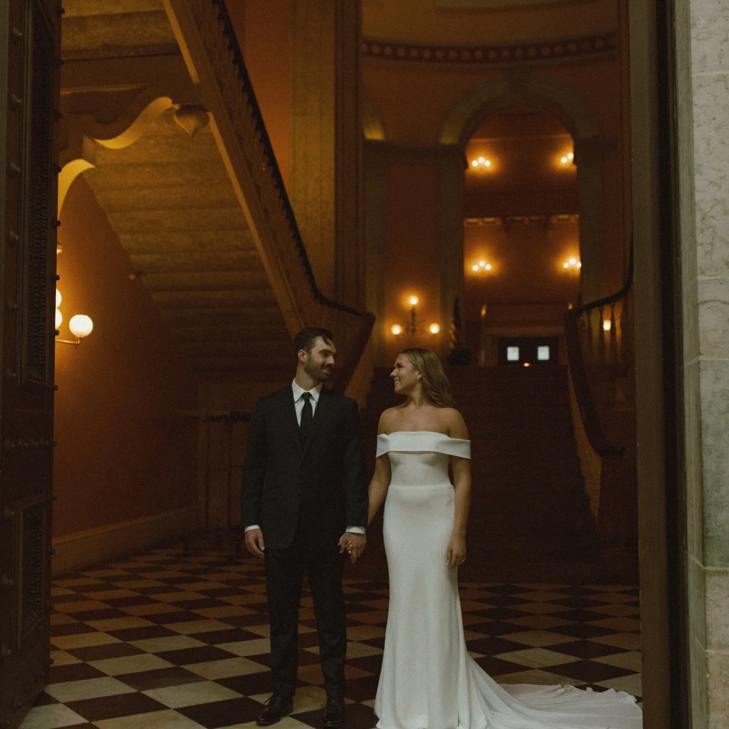 Been revisiting some old wedding during the off time. Just to reflect on where I&rsquo;ve come from and what I want this next year to look like. 

These guys will always be a favorite. I love a good venue full of lush greens &amp; nature but also sig