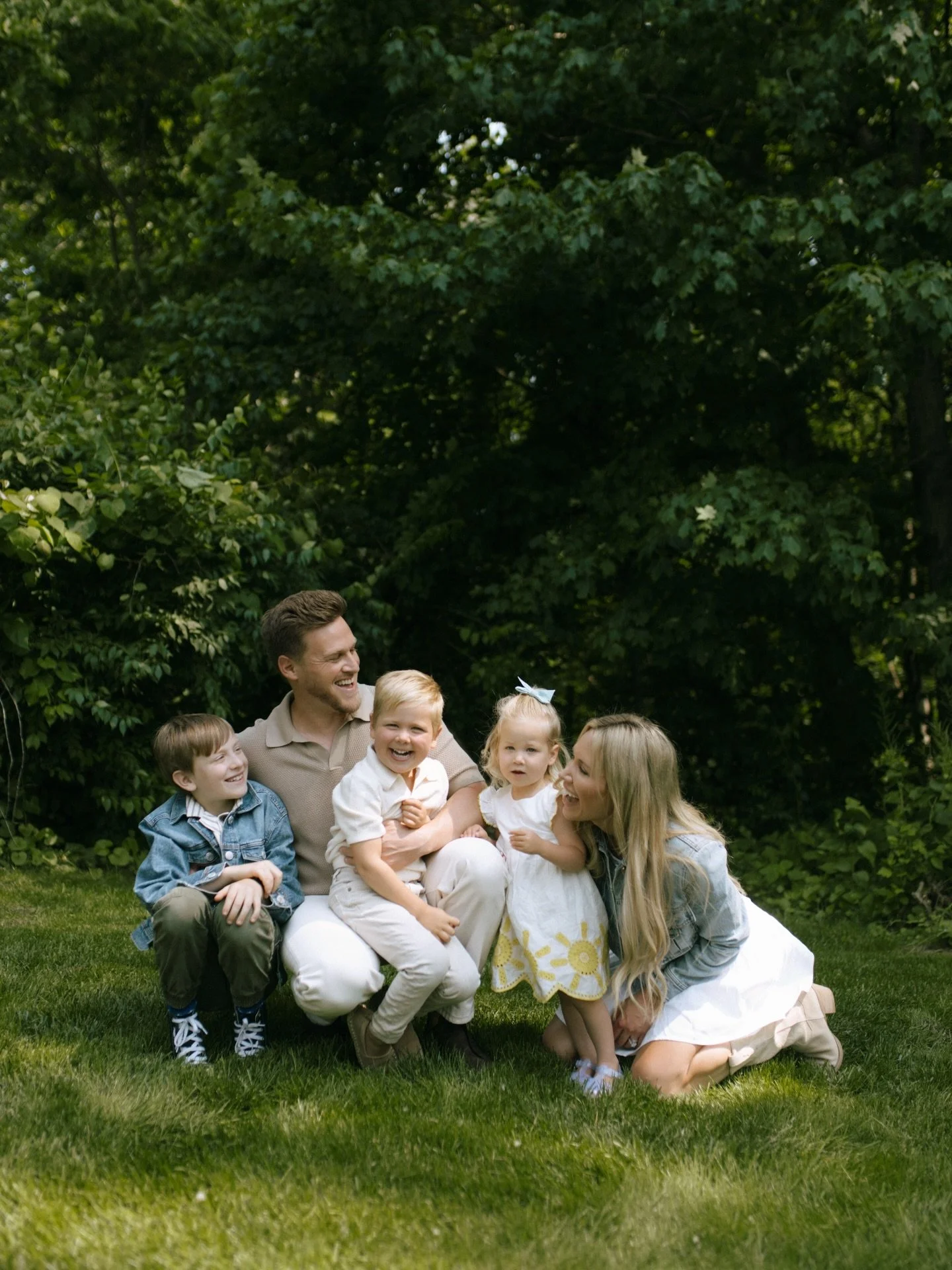 Grass is looking a little greener these days and I&rsquo;m really loving it. 🥹

Just a reminder my April weekends are almost completely booked! Weekday options are still available! 🌸