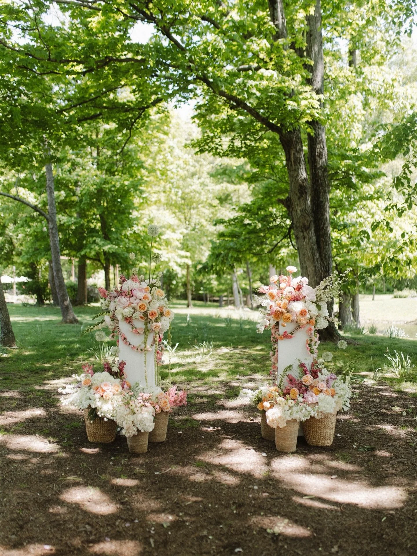 Reasons to book your wedding @themarmaladelily &hellip;&hellip;. I mean the florals they helped create???? Are you kidding???? 😍