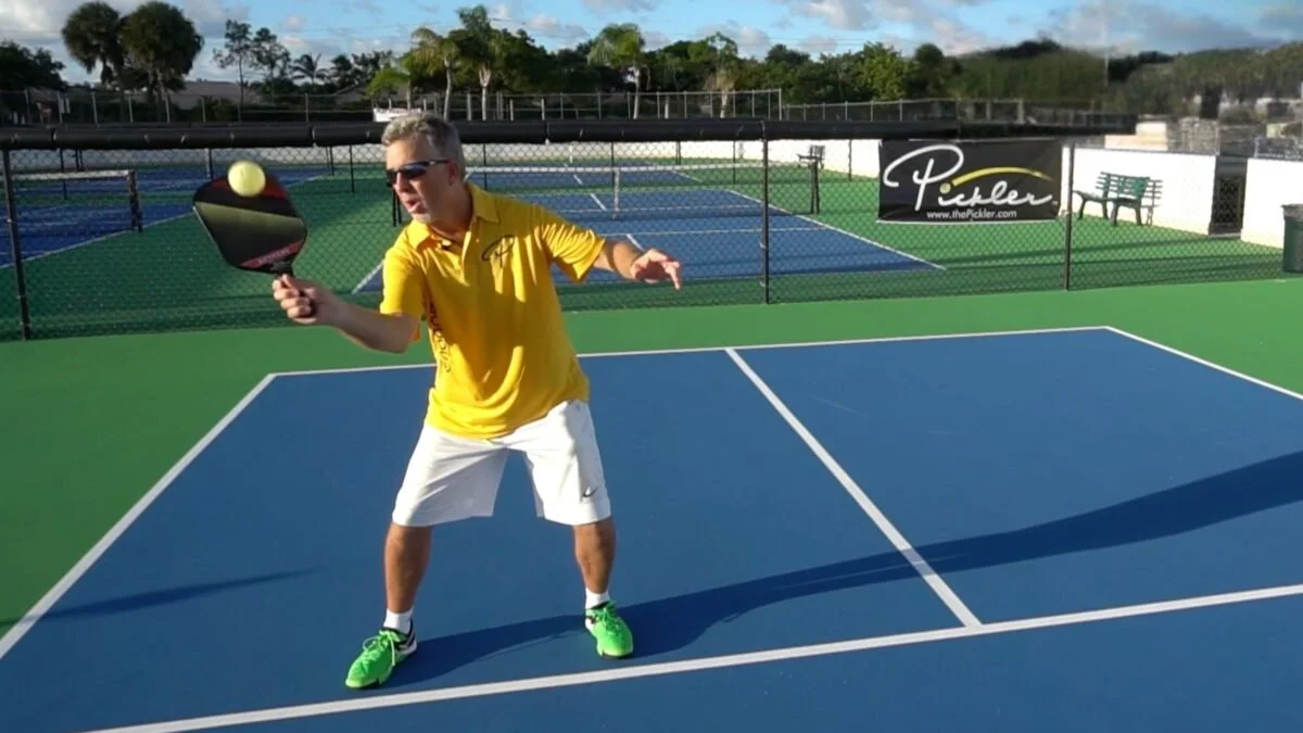 Forehand Block in Padel: How to Use It, When to Use It, and How to Do It Right