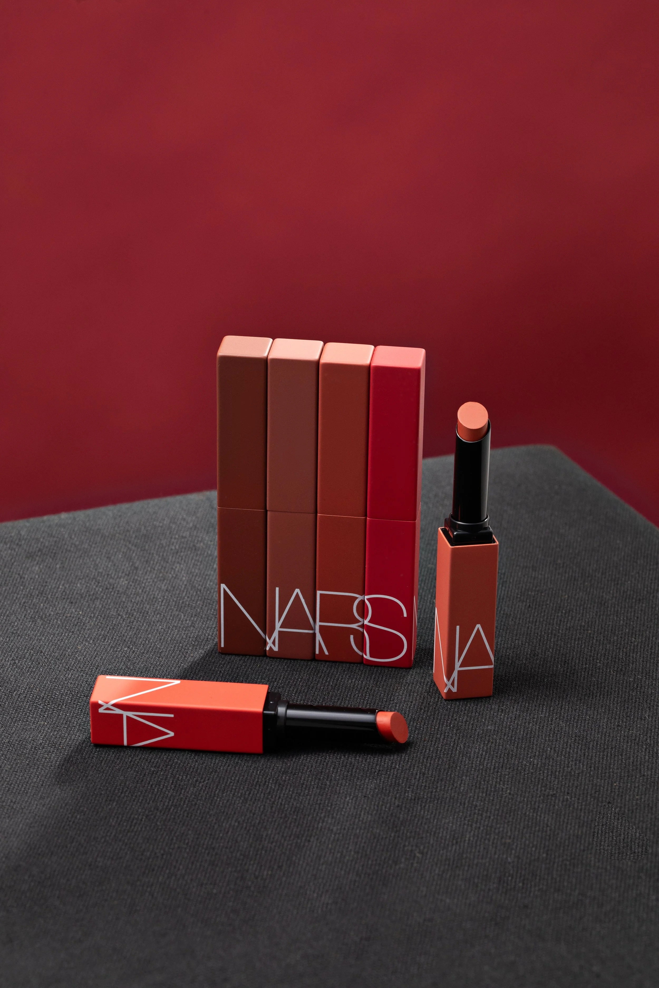 Nars_1010_V2.jpg