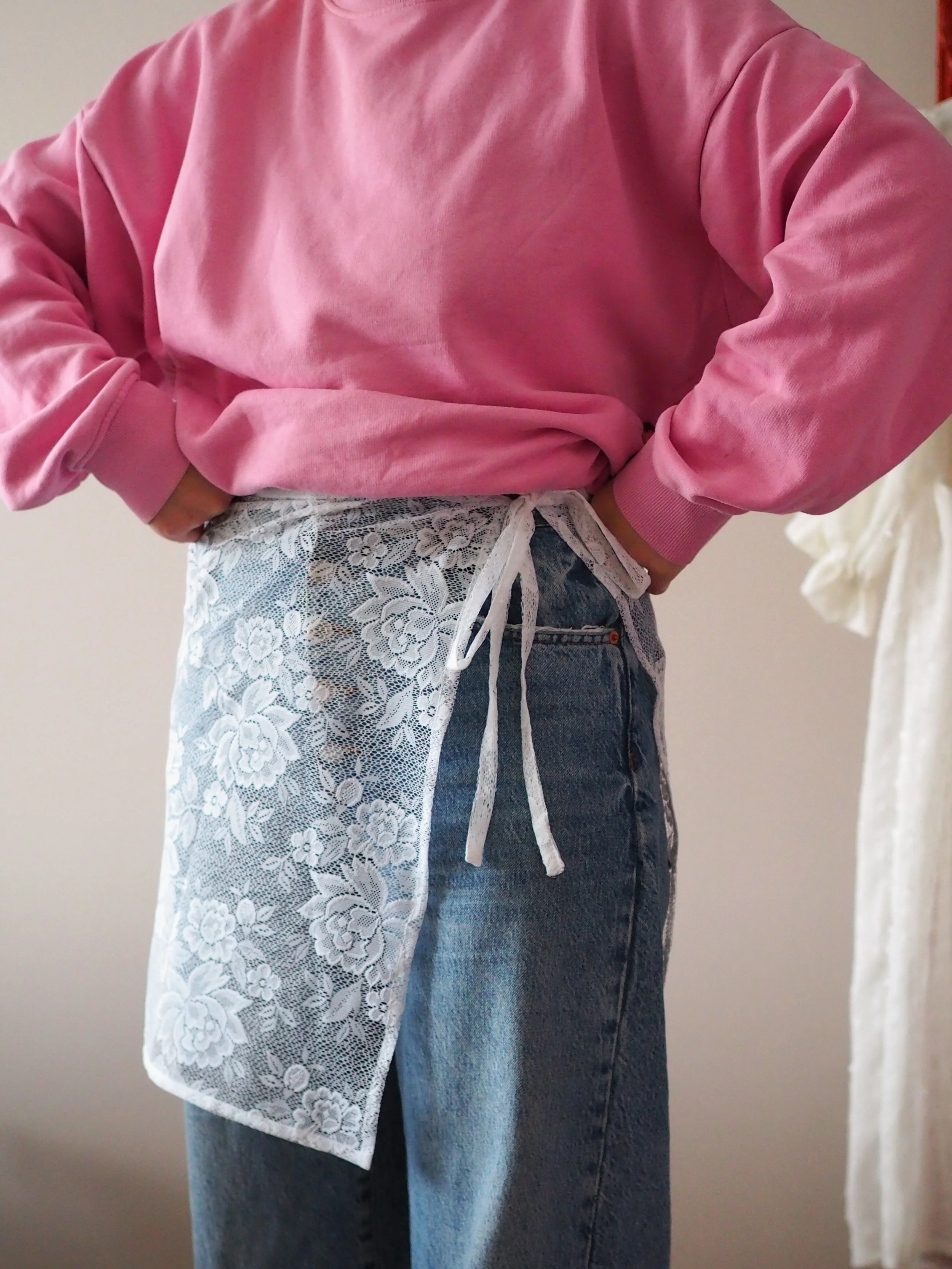 Valkoinen pitsihame/huivi 85cm