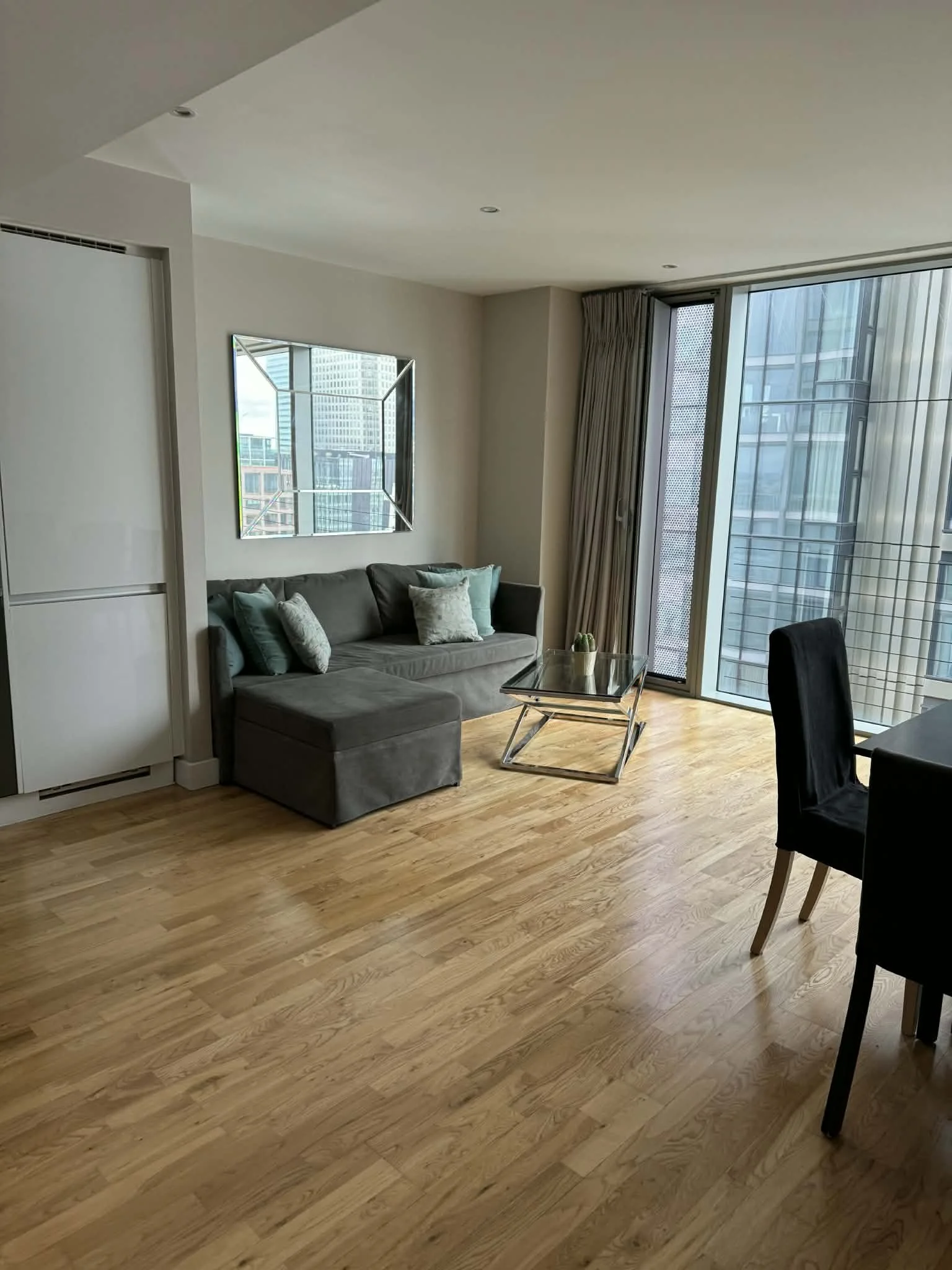 Comfortable living room cleaned and maitained by our professional London housekepers. 