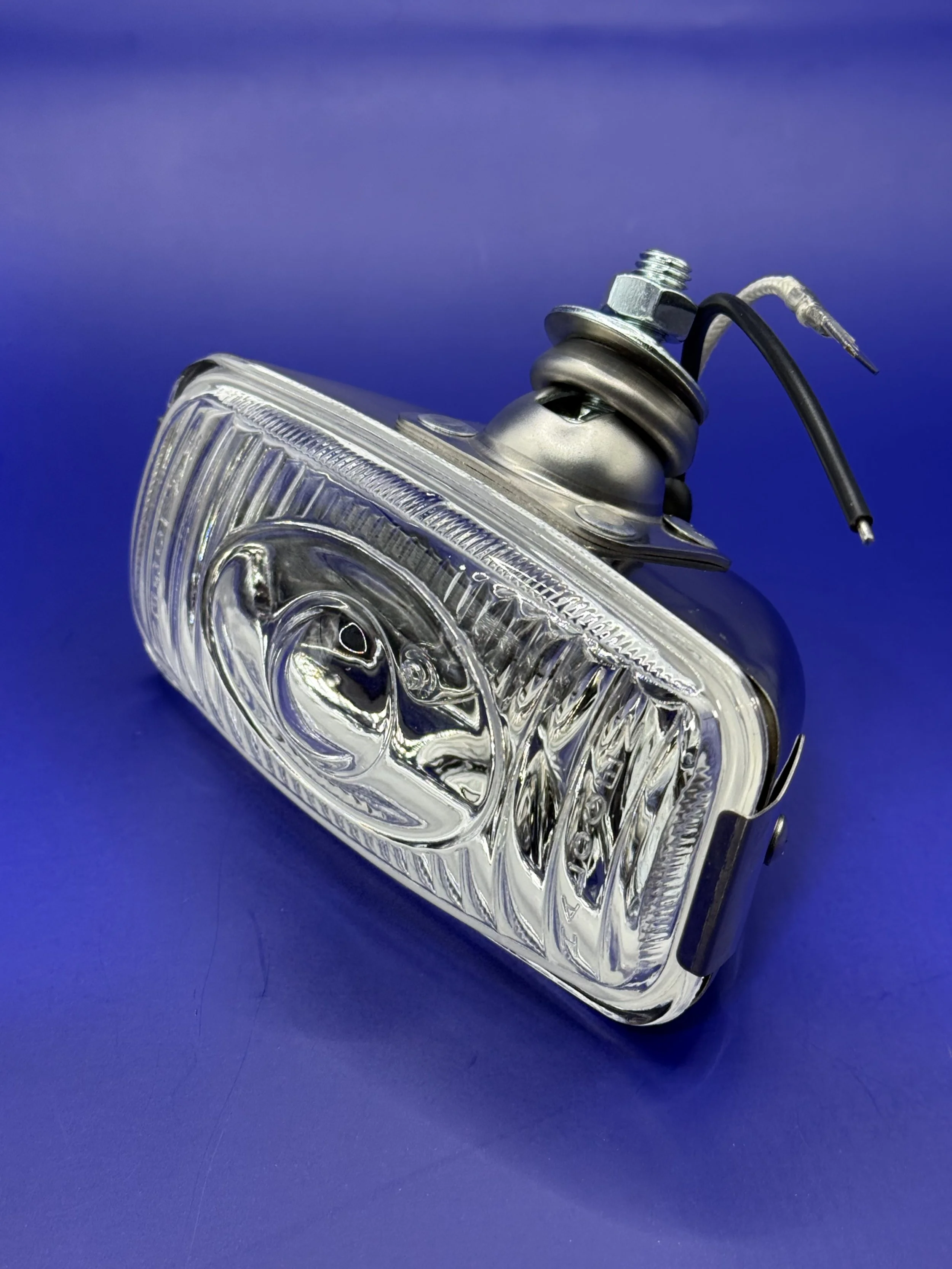 Pedestal reverse light