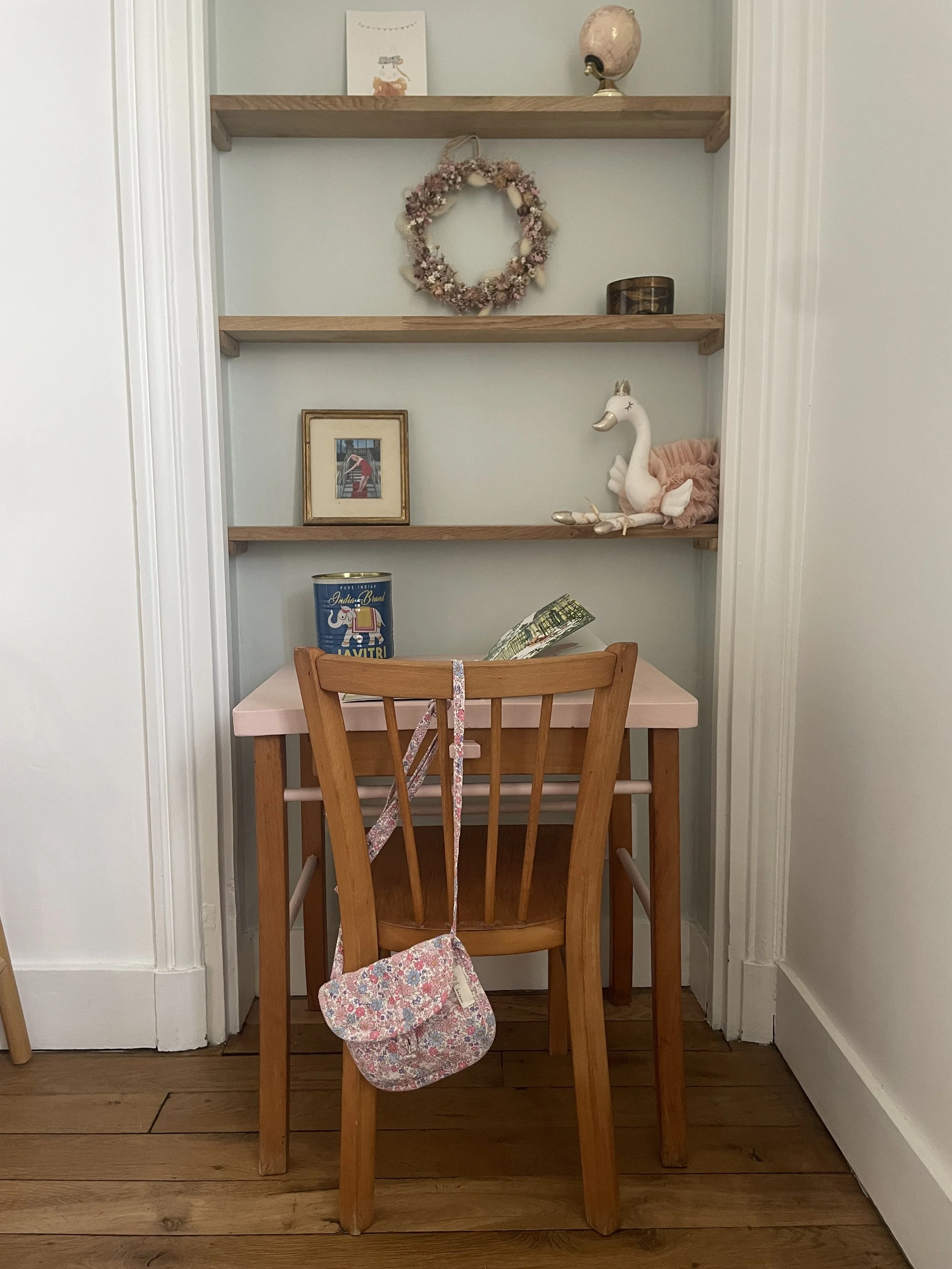Bureau enfant Baumann et peinture Farrow & Ball