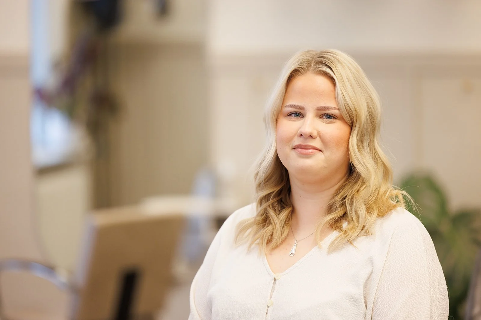 Hilma Johansson, frisör