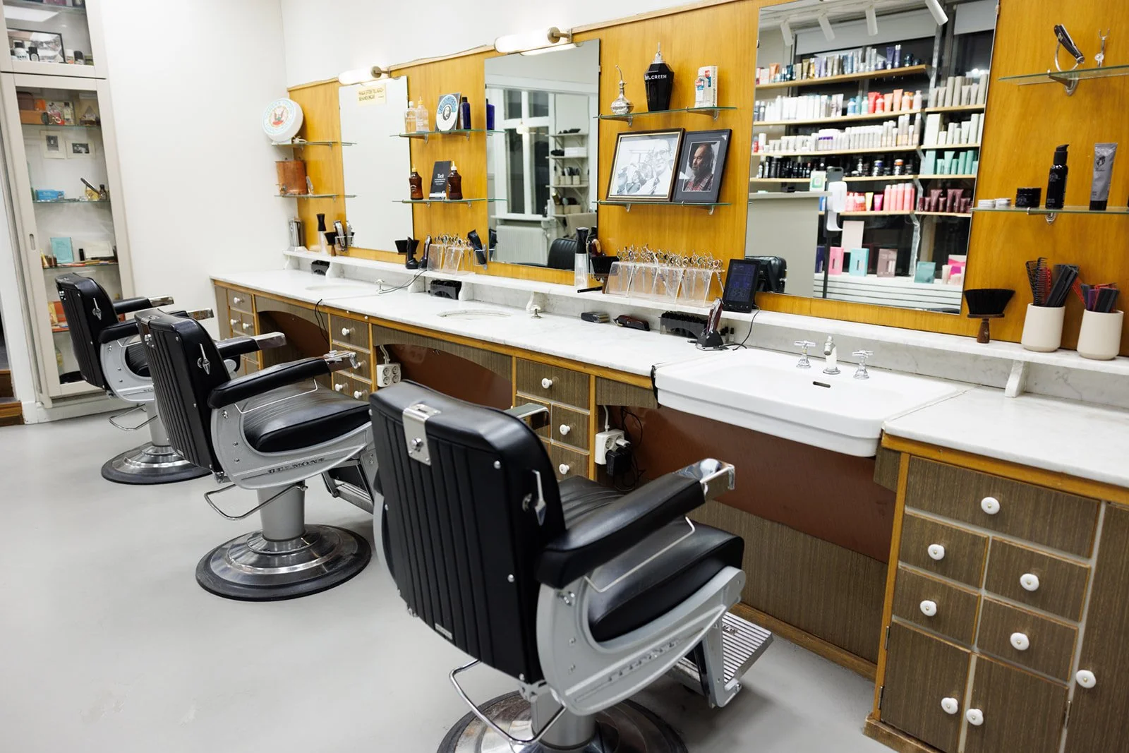 Barberaravdelning Art by WiXners