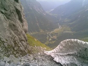 snøfonn-ved-Almenipa11-300x225.jpg