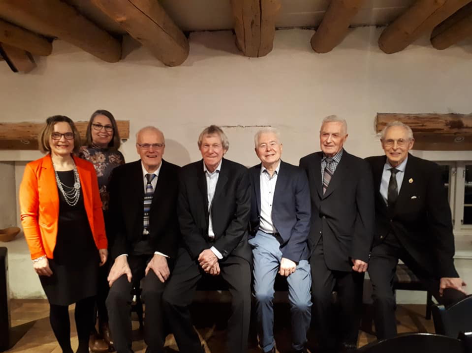 Foto frå feiring av Sogndal Skilag sitt 125 årsjubileum den 2.februar.Frå venstre: Karin Vikane, Cecilie Thaule Løvlid, Kjell Kvåle, Per Ingar Sviggum, Arnt Munthe, Inge Kvam og Tore Sviggum.