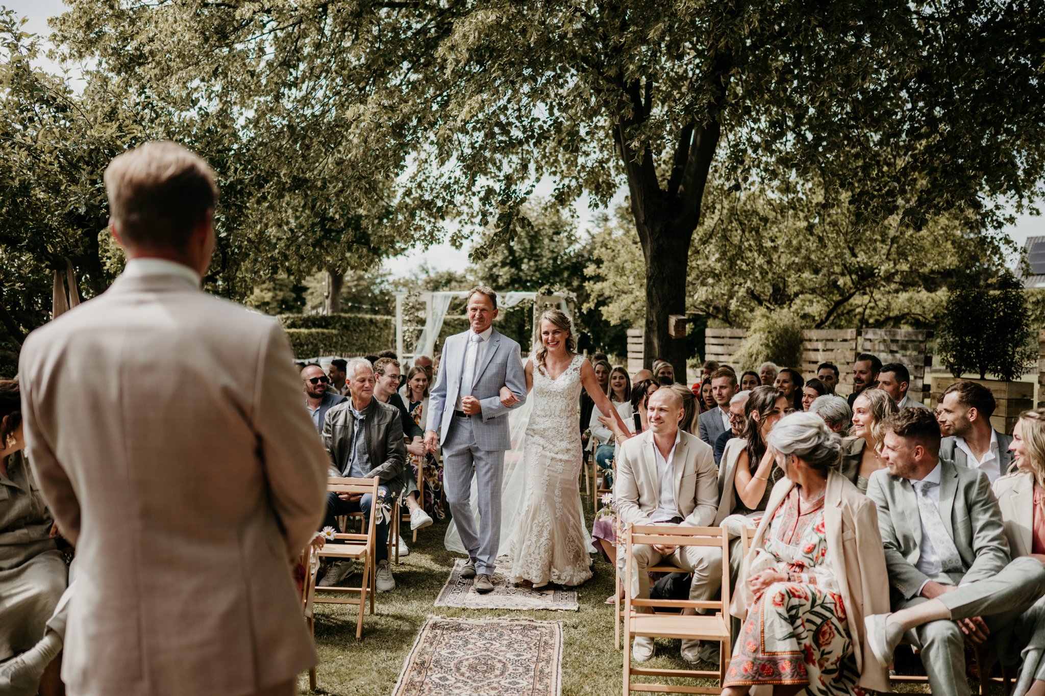 Trouwen in eigen tuin