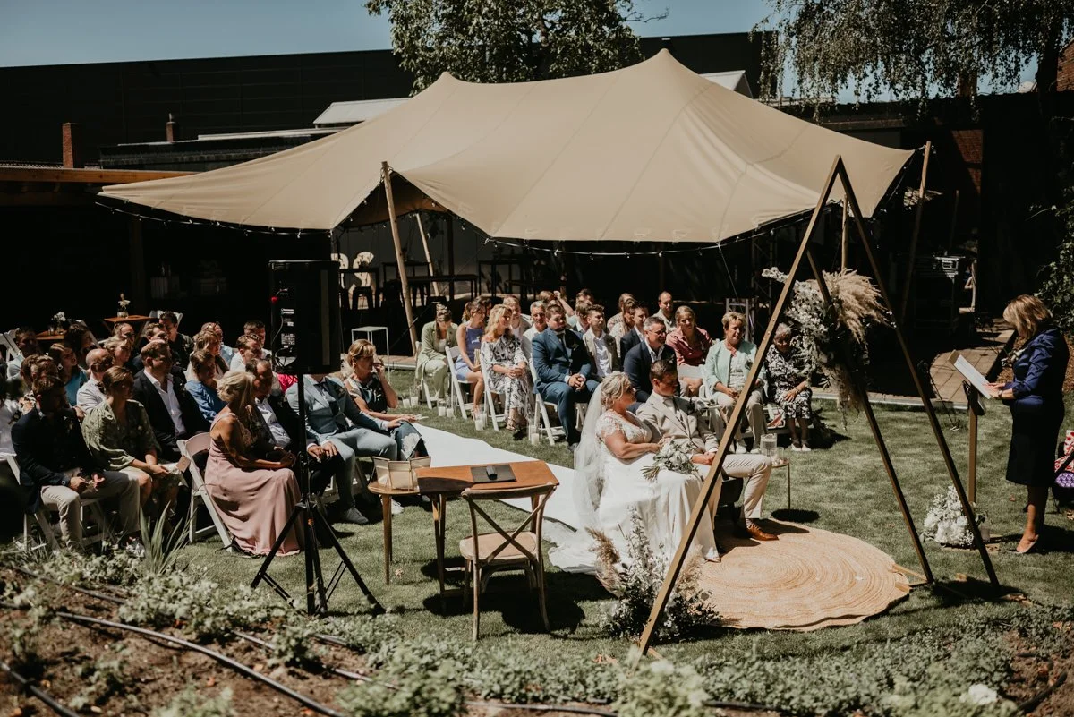 Trouwen-eigen-tuin-J-R-DesiFotografie-180.jpg