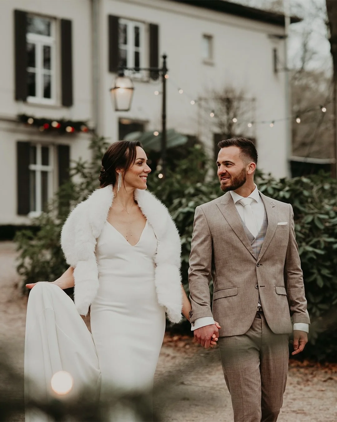 De winterbruiloft van S&amp;N🤍

Vandaag heb ik deze mooie bruiloft afgerond. Wat was het een prachtige winterse dag, in kerstsfeer🎄🤍
.
.
.
#winterbruiloft #kerstbruiloft #trouwfotograaf #bruidsfotograaf #trouwfotografie