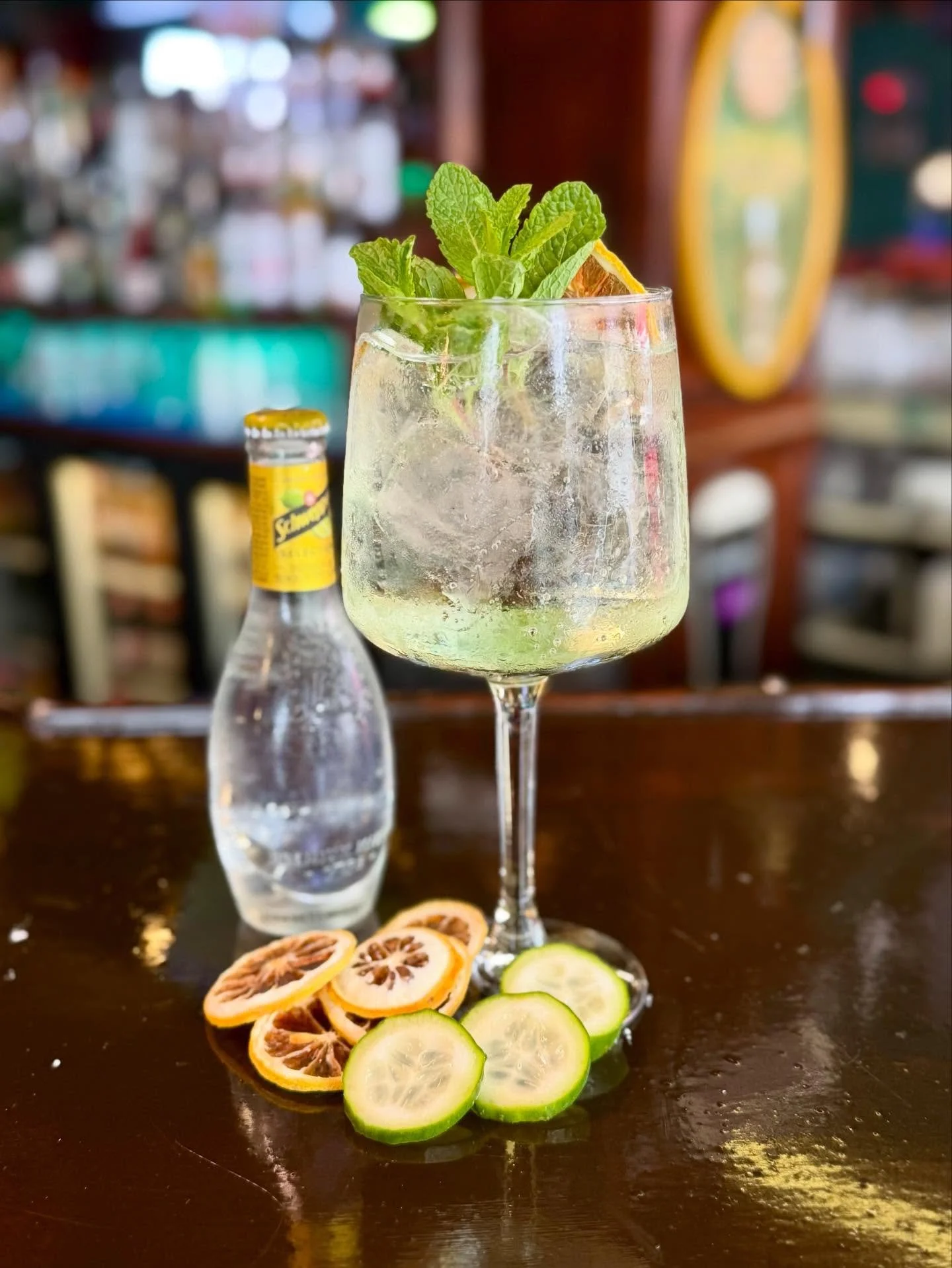 Cocktail THERAPIST 
&bull;
All the flavour, none of the alcohol &ndash; Tanqueray 0.0 with a refreshing hint of cucumber.🥒