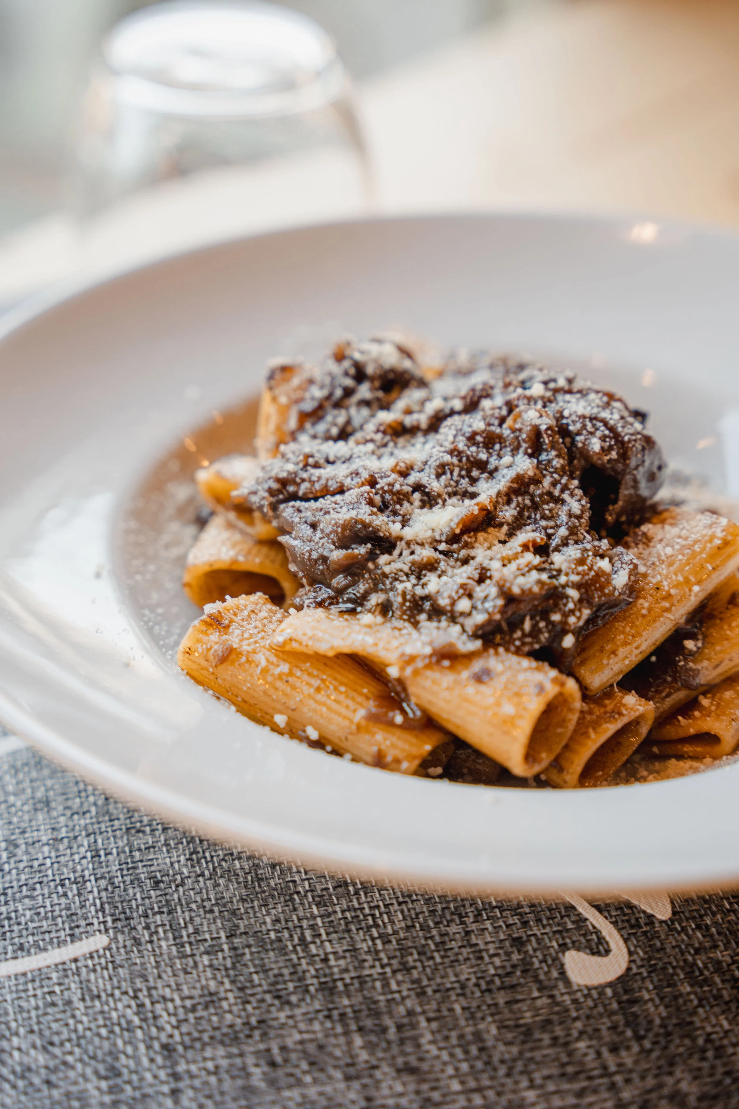 Genovese della tradizione, cotta lentamente e preparata come a casa