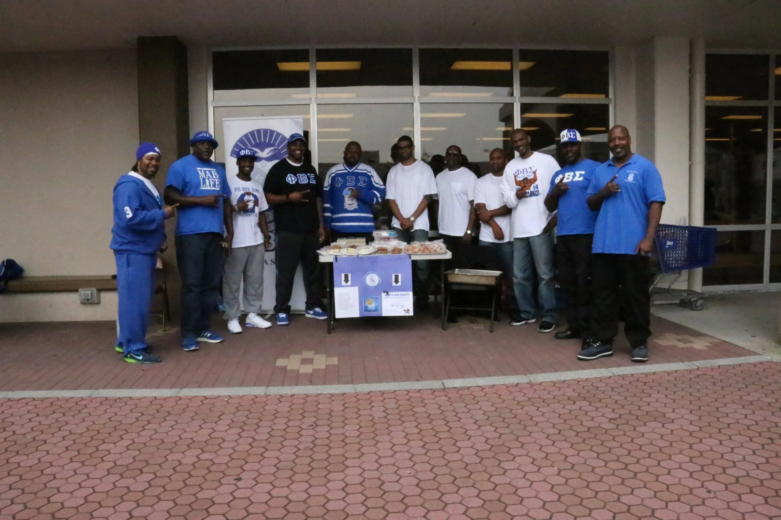 NHΣ fundraising event on Yokosuka base.